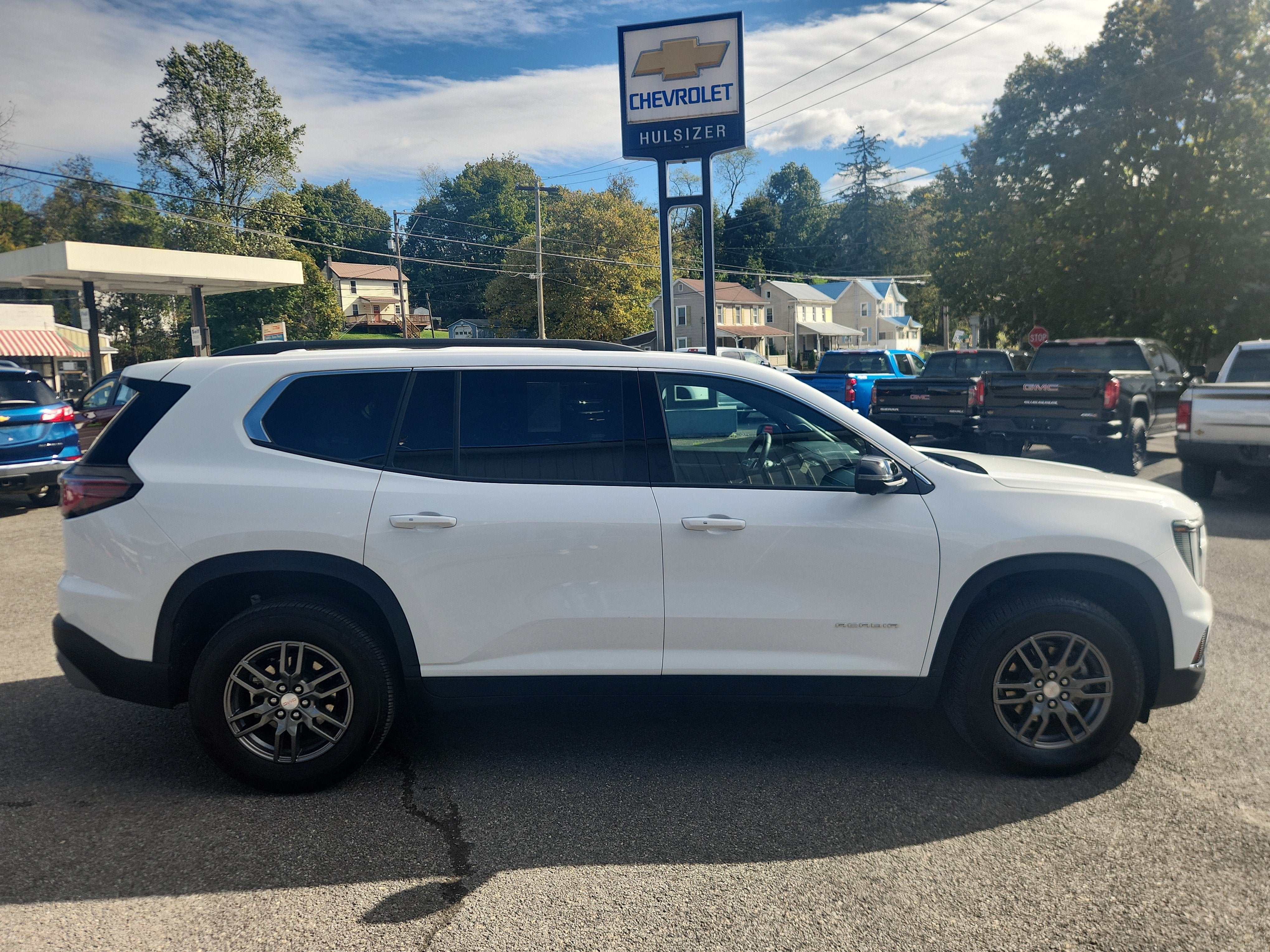 2025 GMC Acadia Elevation