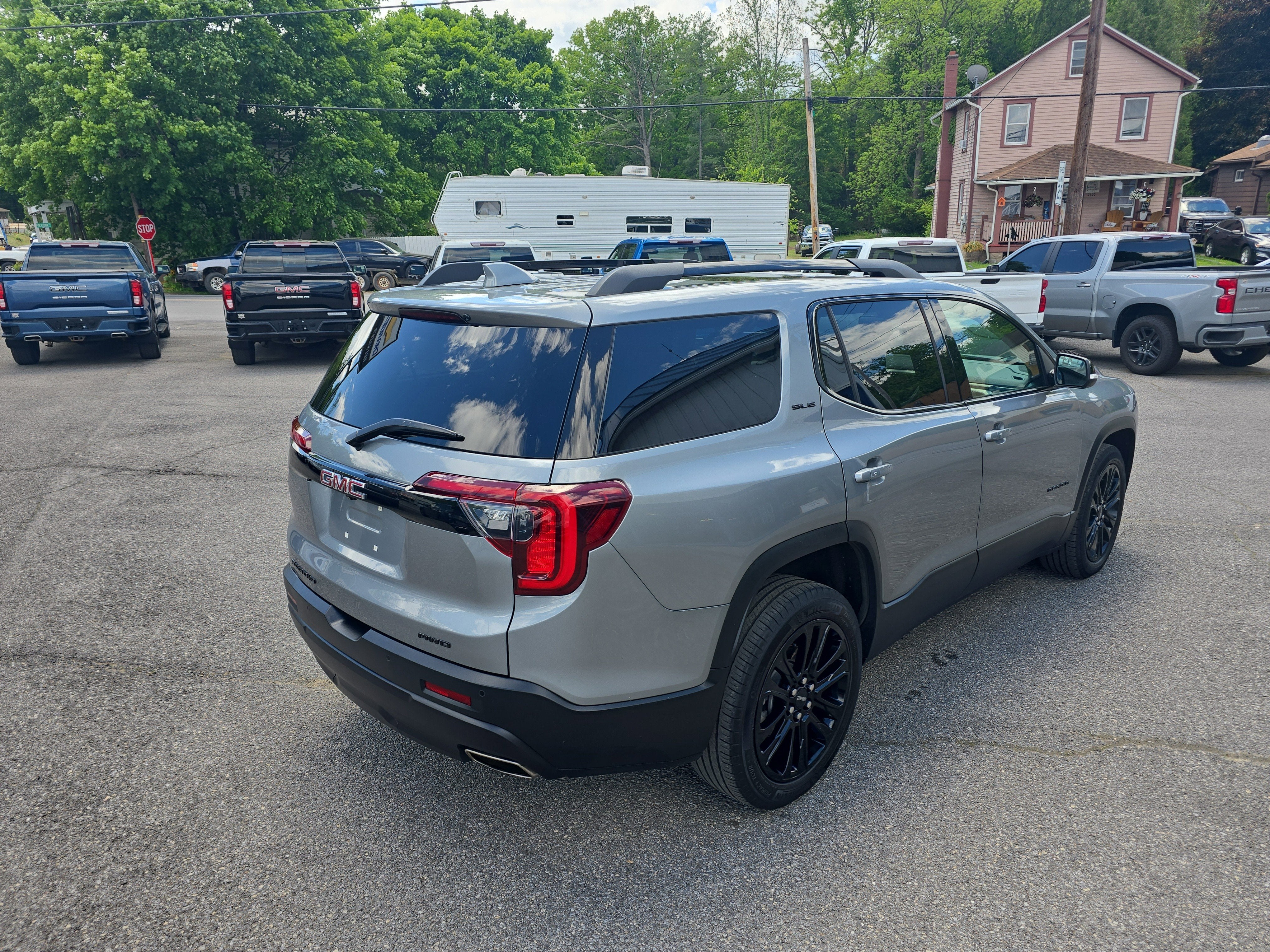 2023 GMC Acadia SLE
