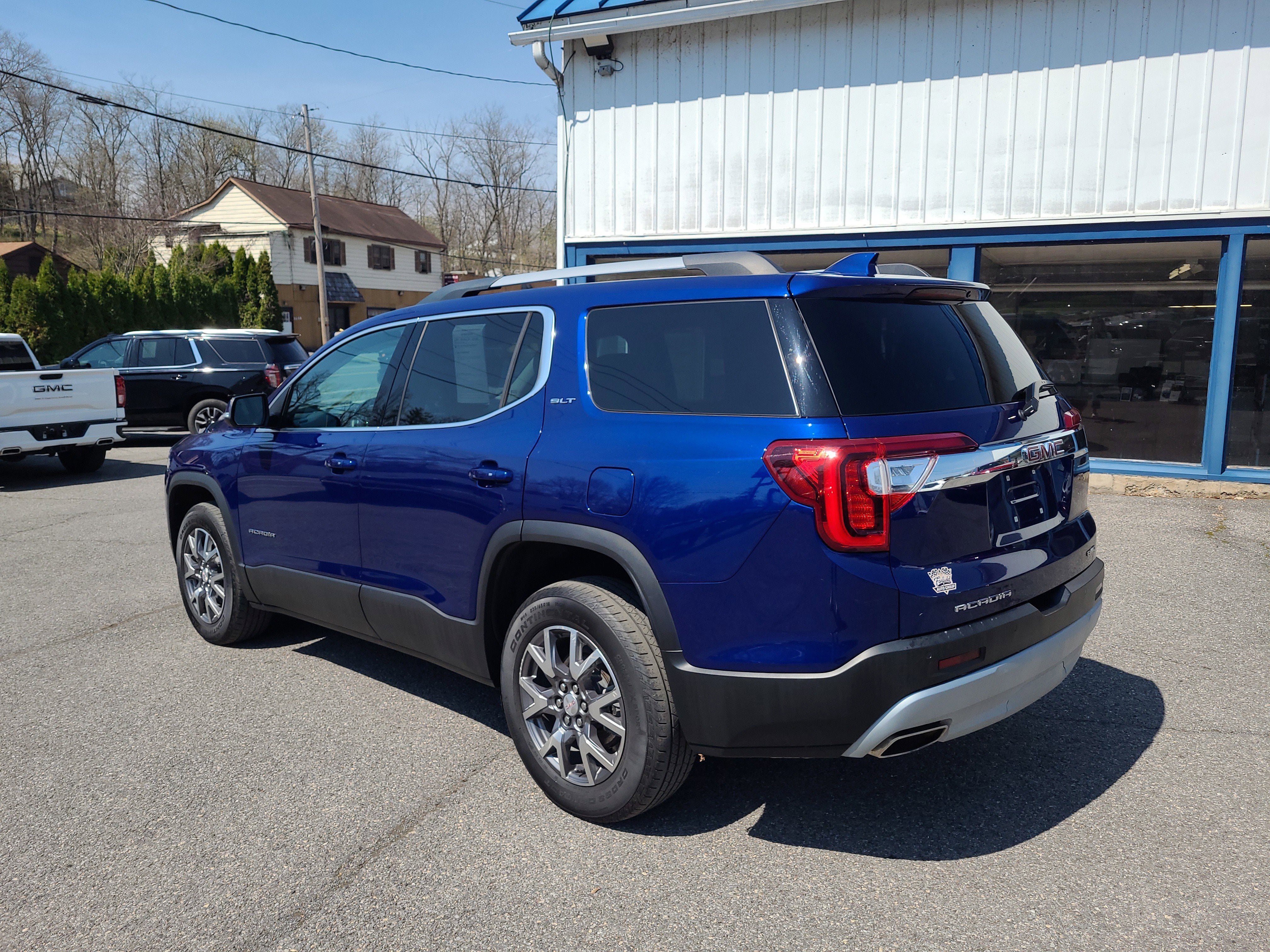 2023 GMC Acadia SLT