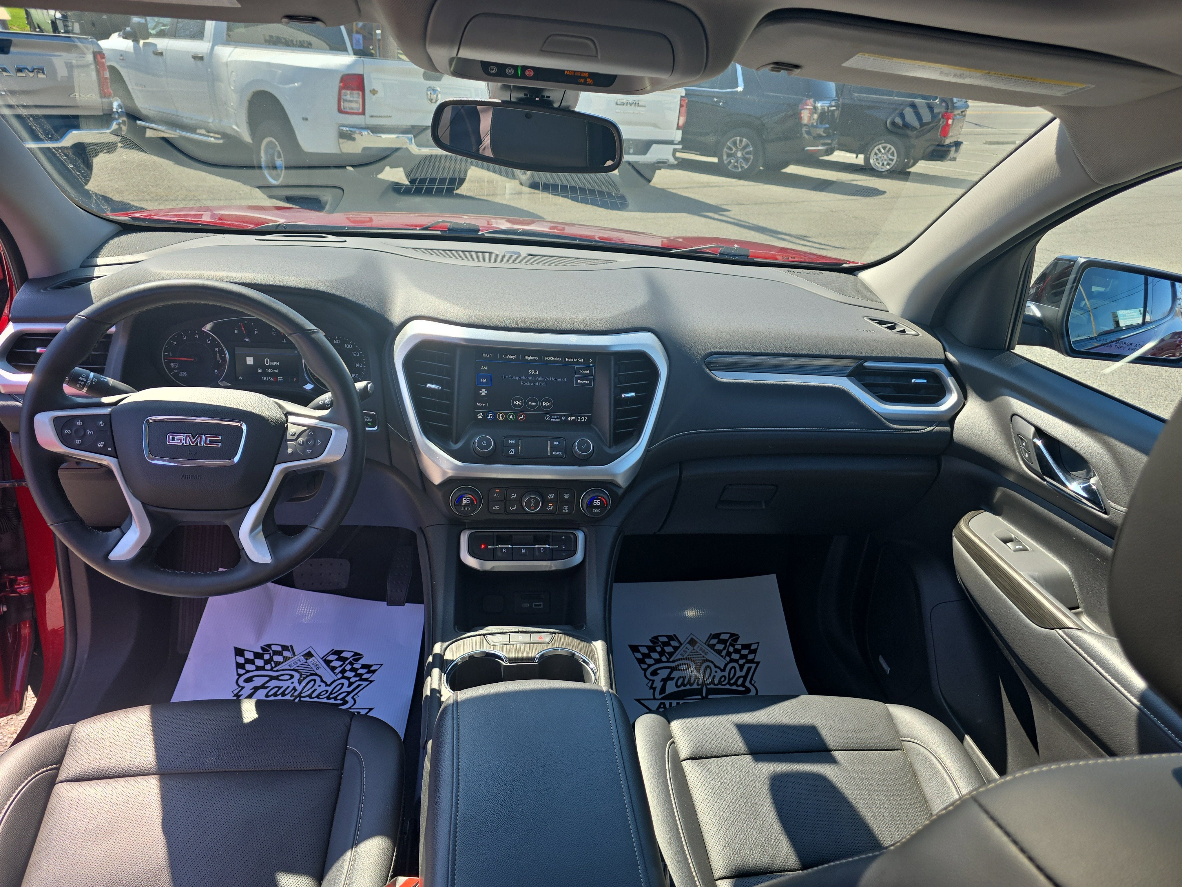 2023 GMC Acadia SLT