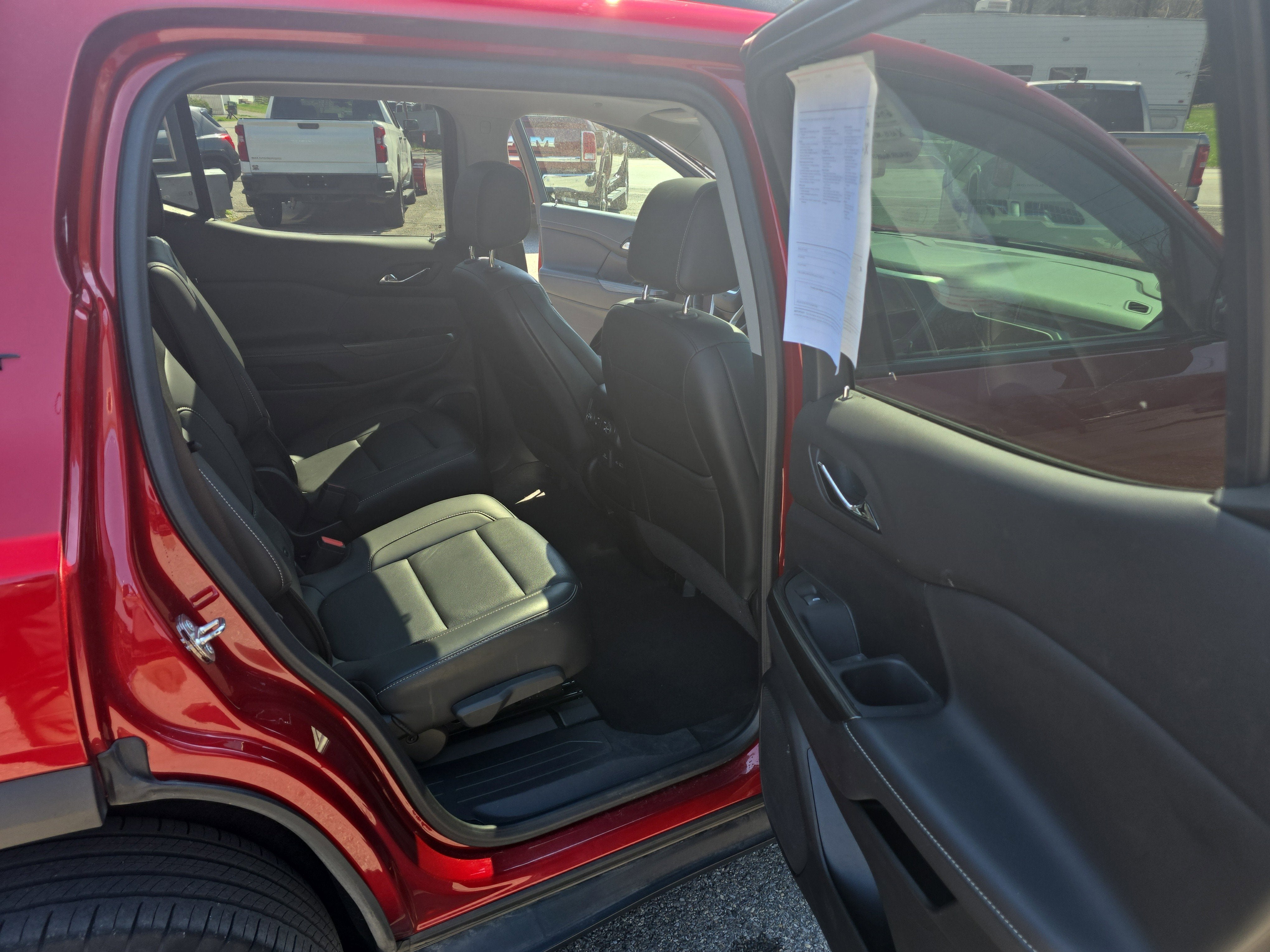 2023 GMC Acadia SLT