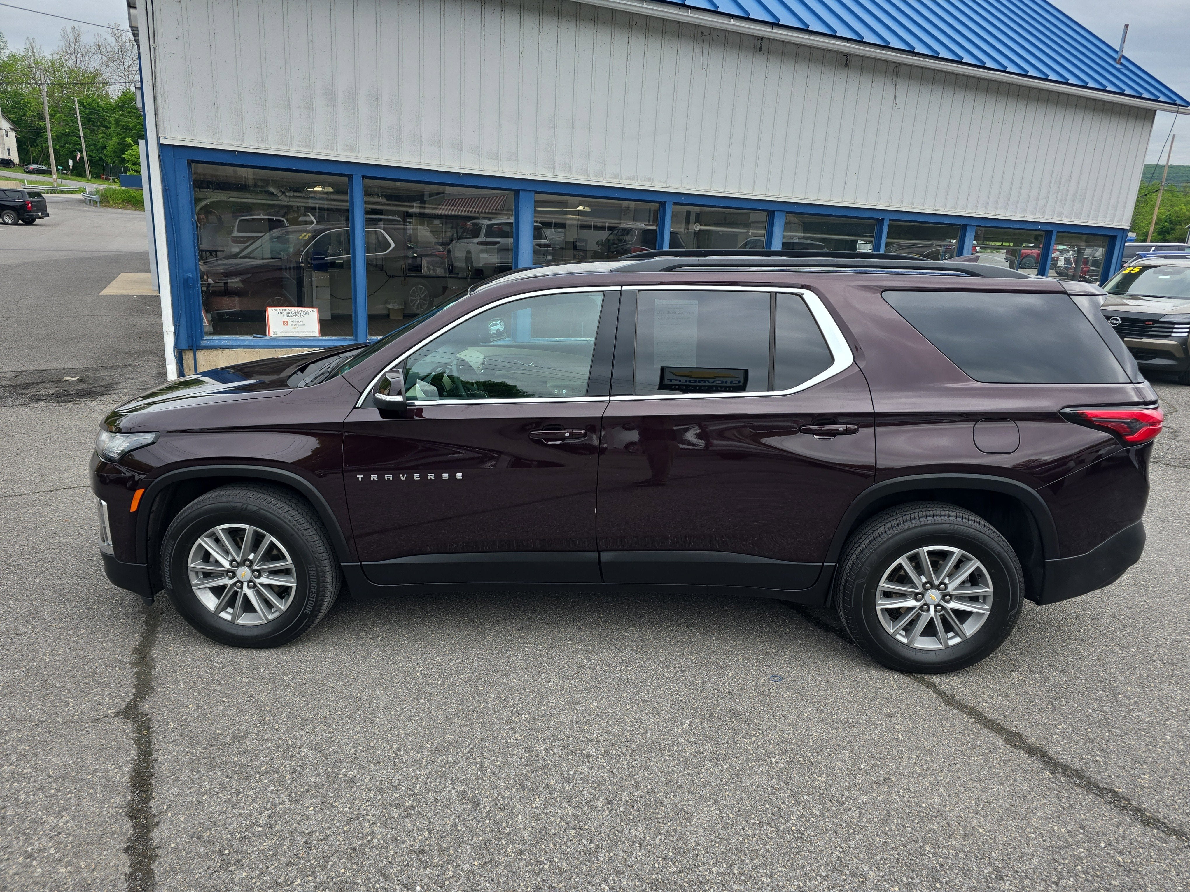 2023 Chevrolet Traverse LT Cloth