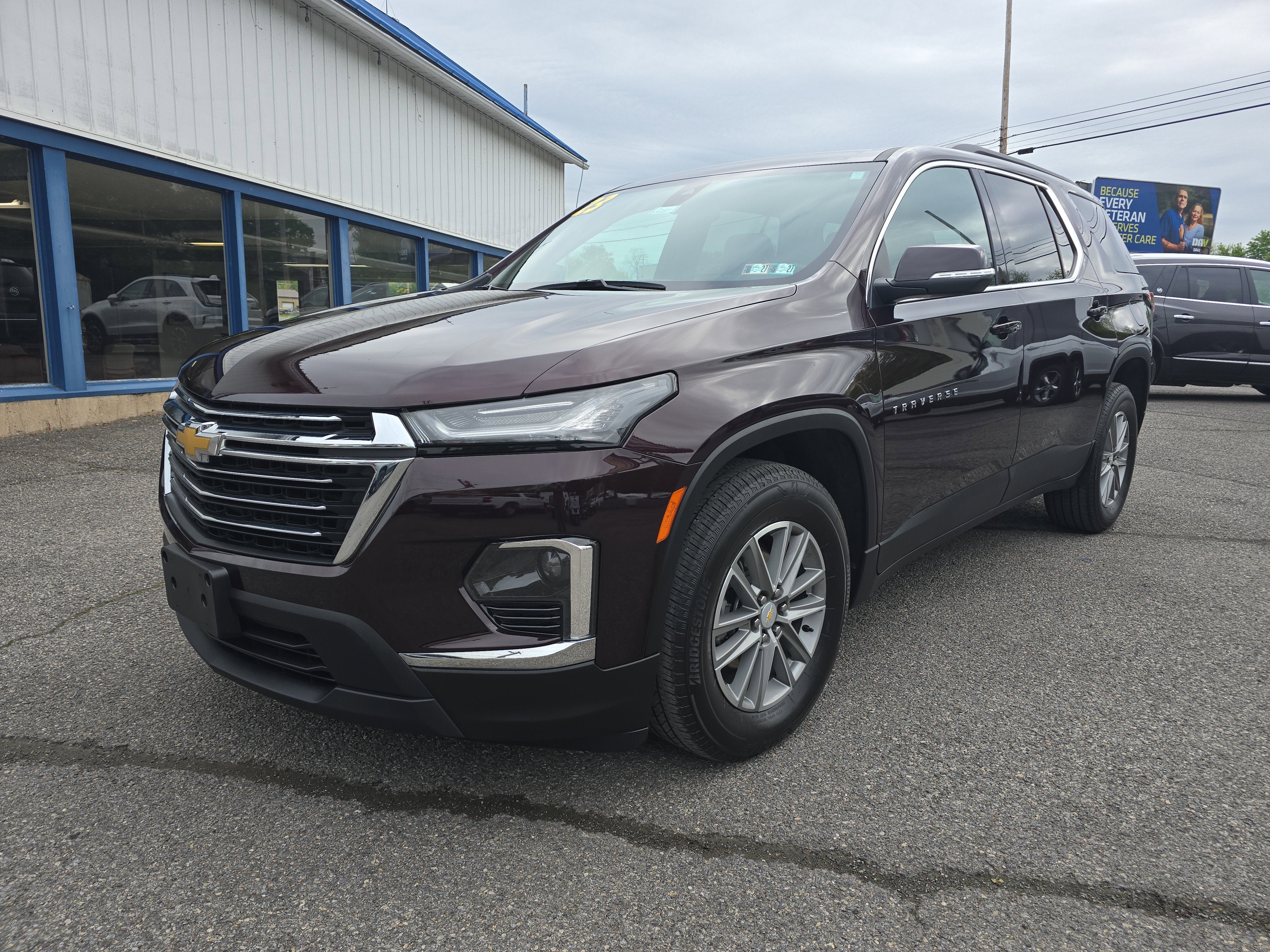 2023 Chevrolet Traverse LT Cloth