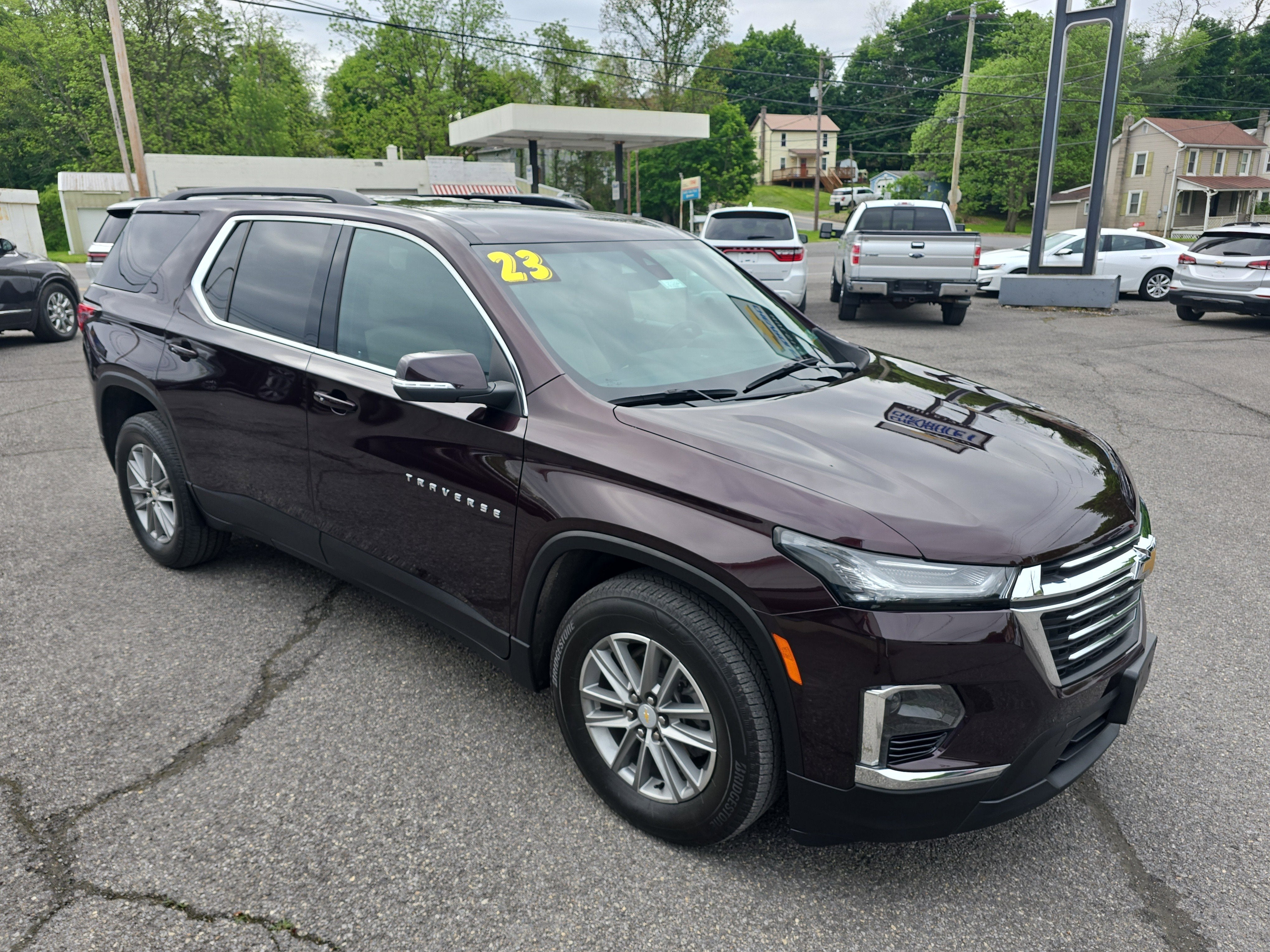 2023 Chevrolet Traverse LT Cloth