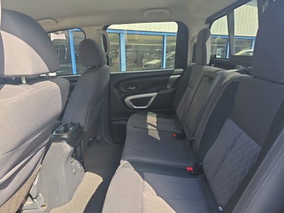 2024 Nissan TITAN Crew Cab SV 4x4