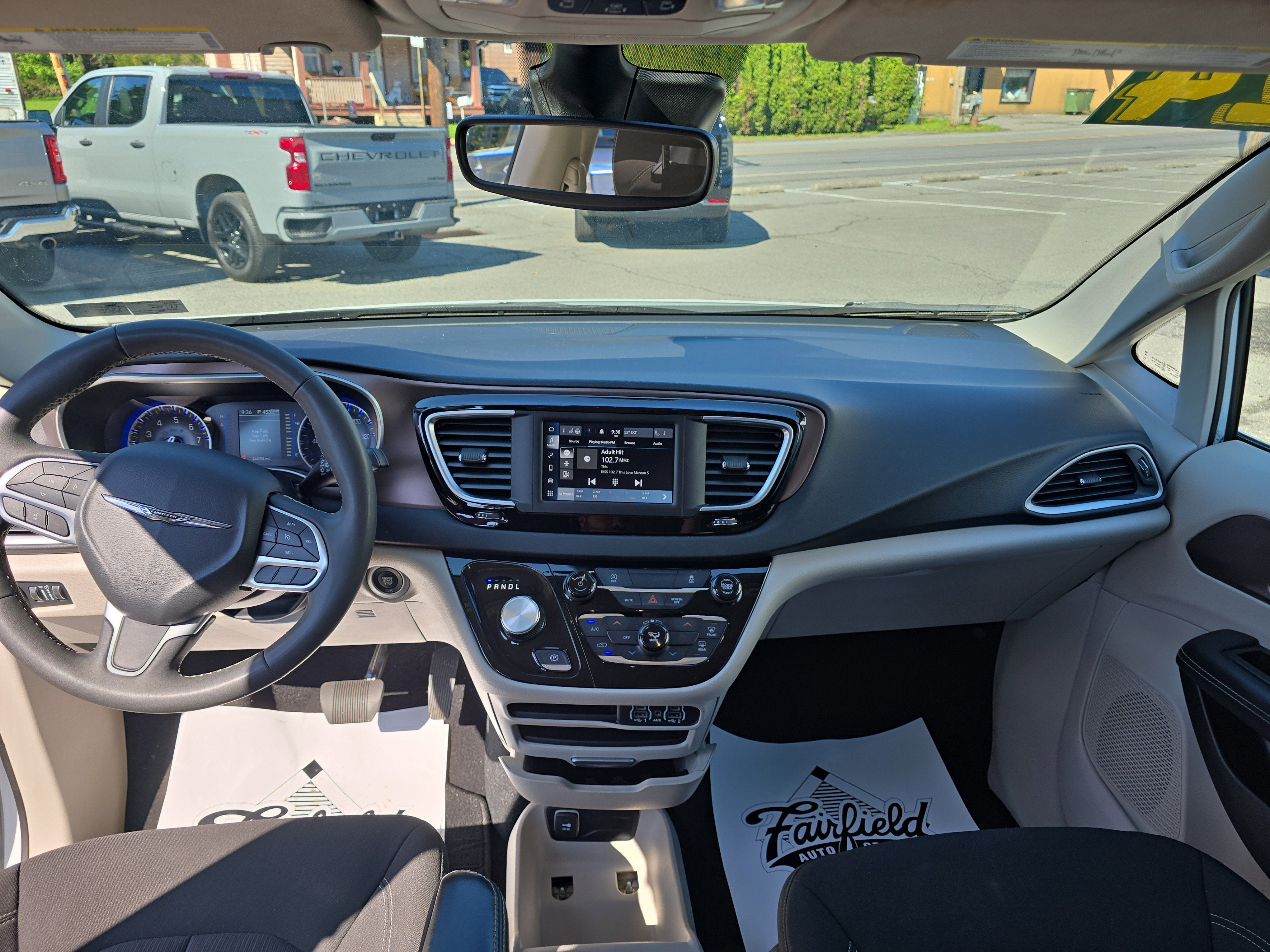2024 Chrysler Voyager LX