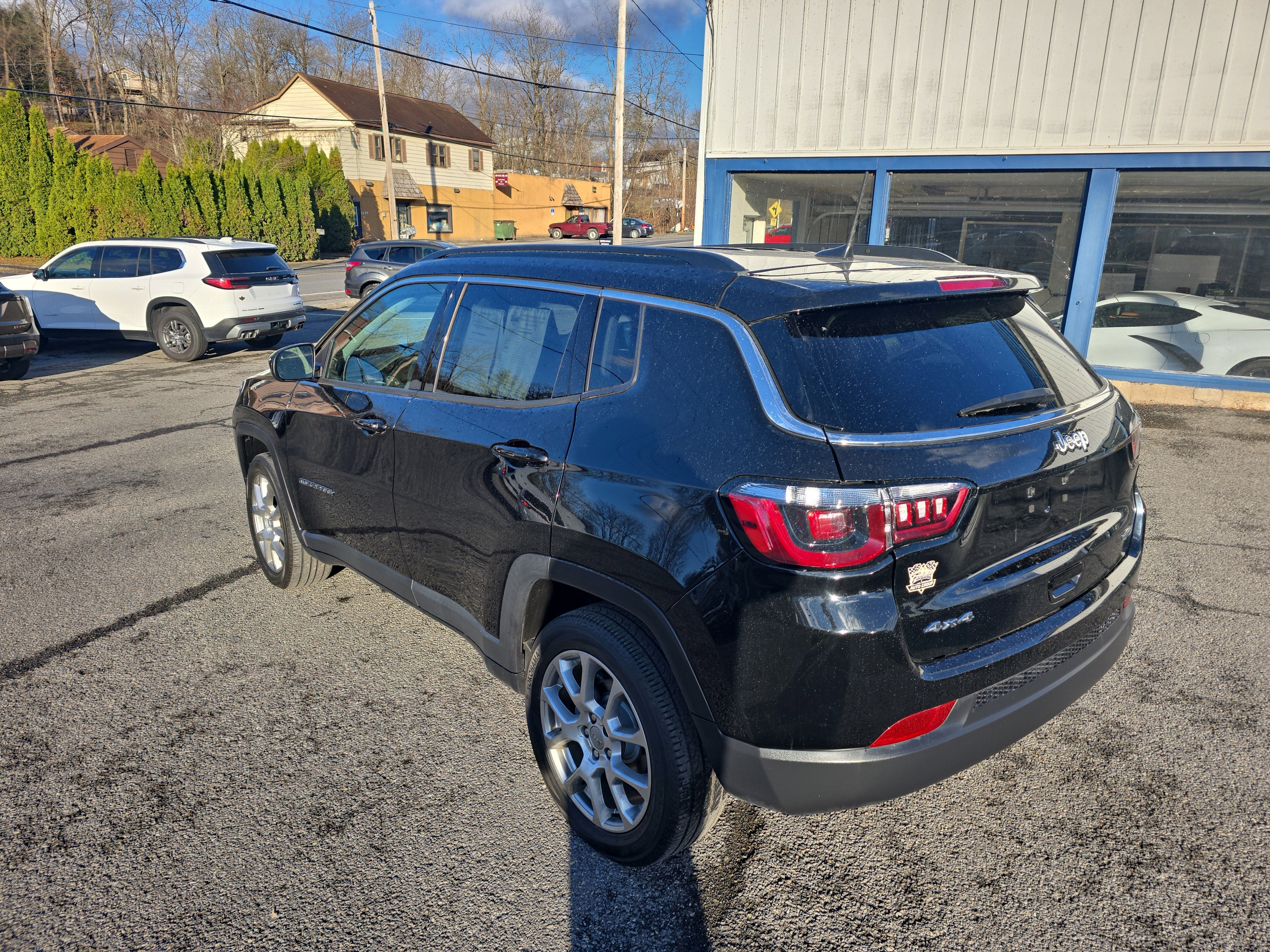 2022 Jeep Compass Latitude Lux