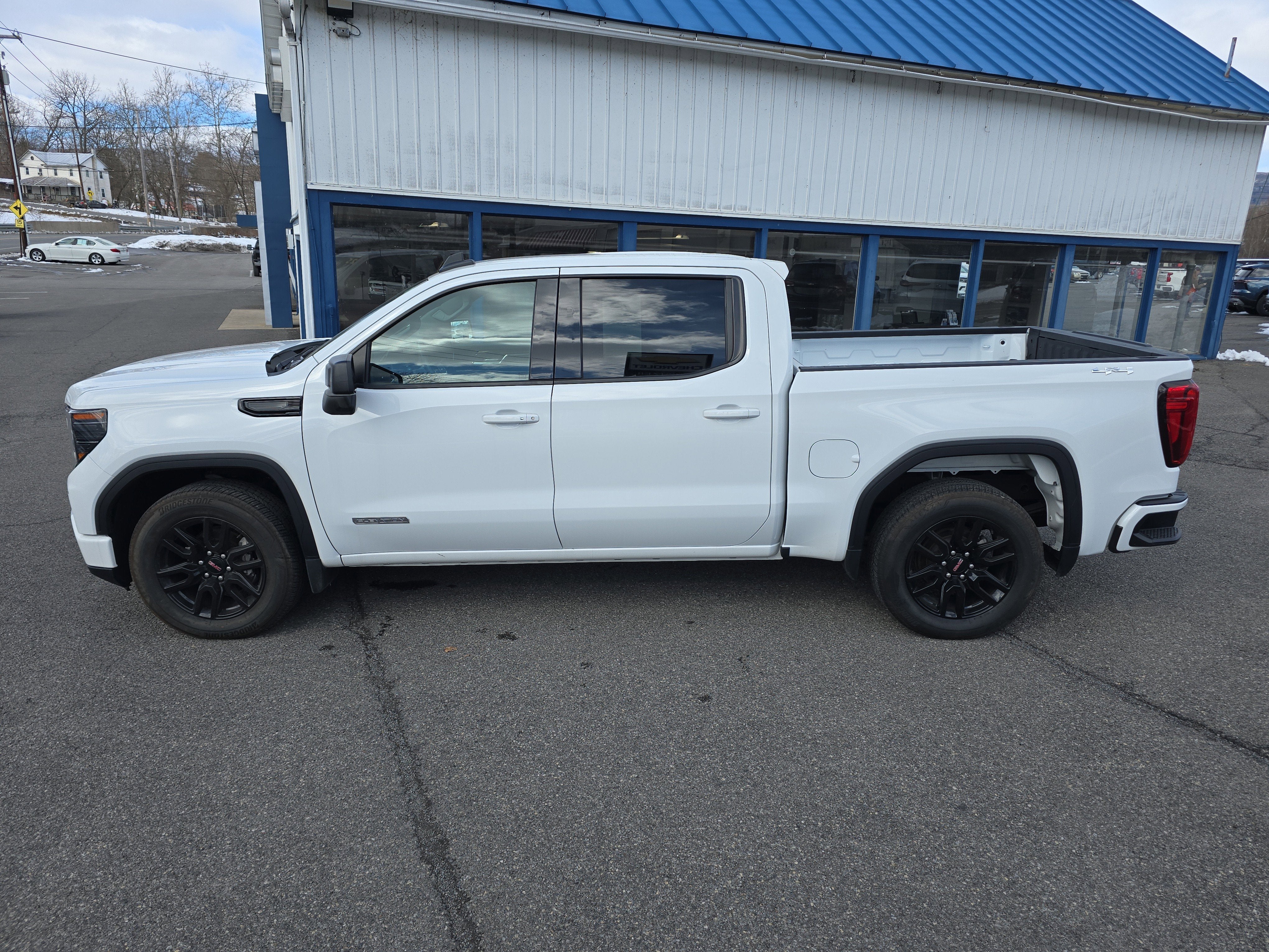 2023 GMC Sierra 1500 Elevation