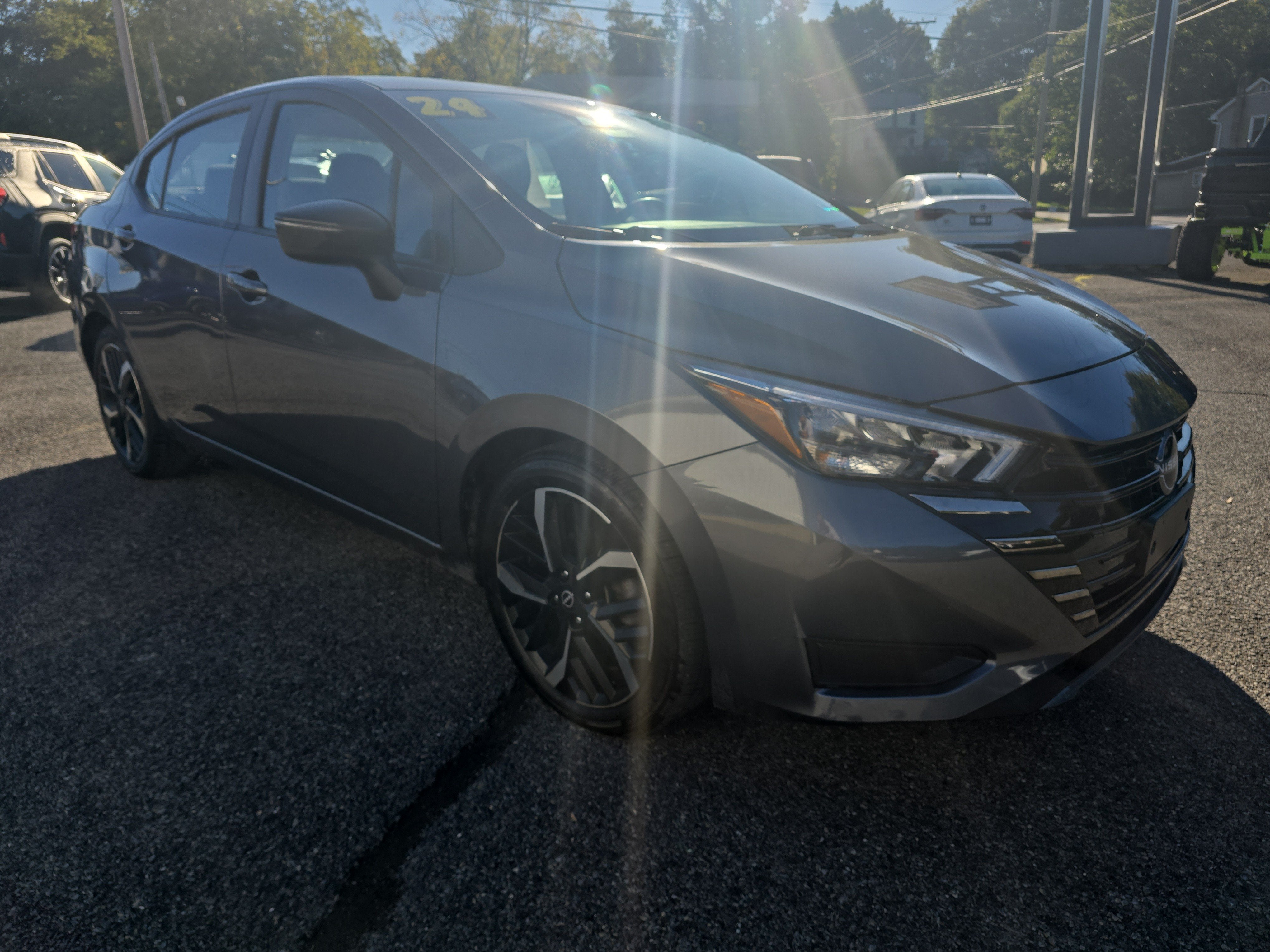 2024 Nissan Versa 1.6 SR