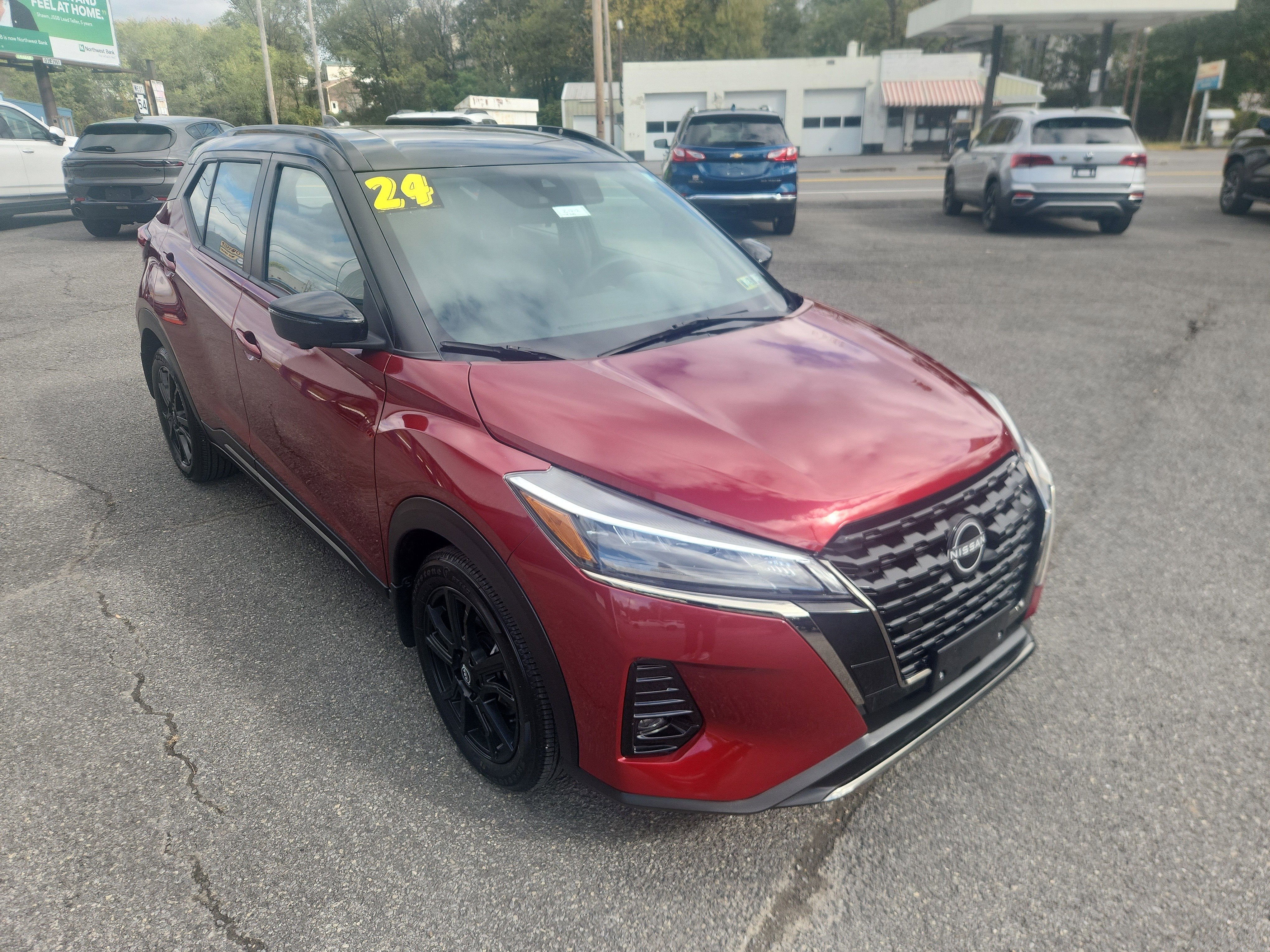 2024 Nissan Kicks SR