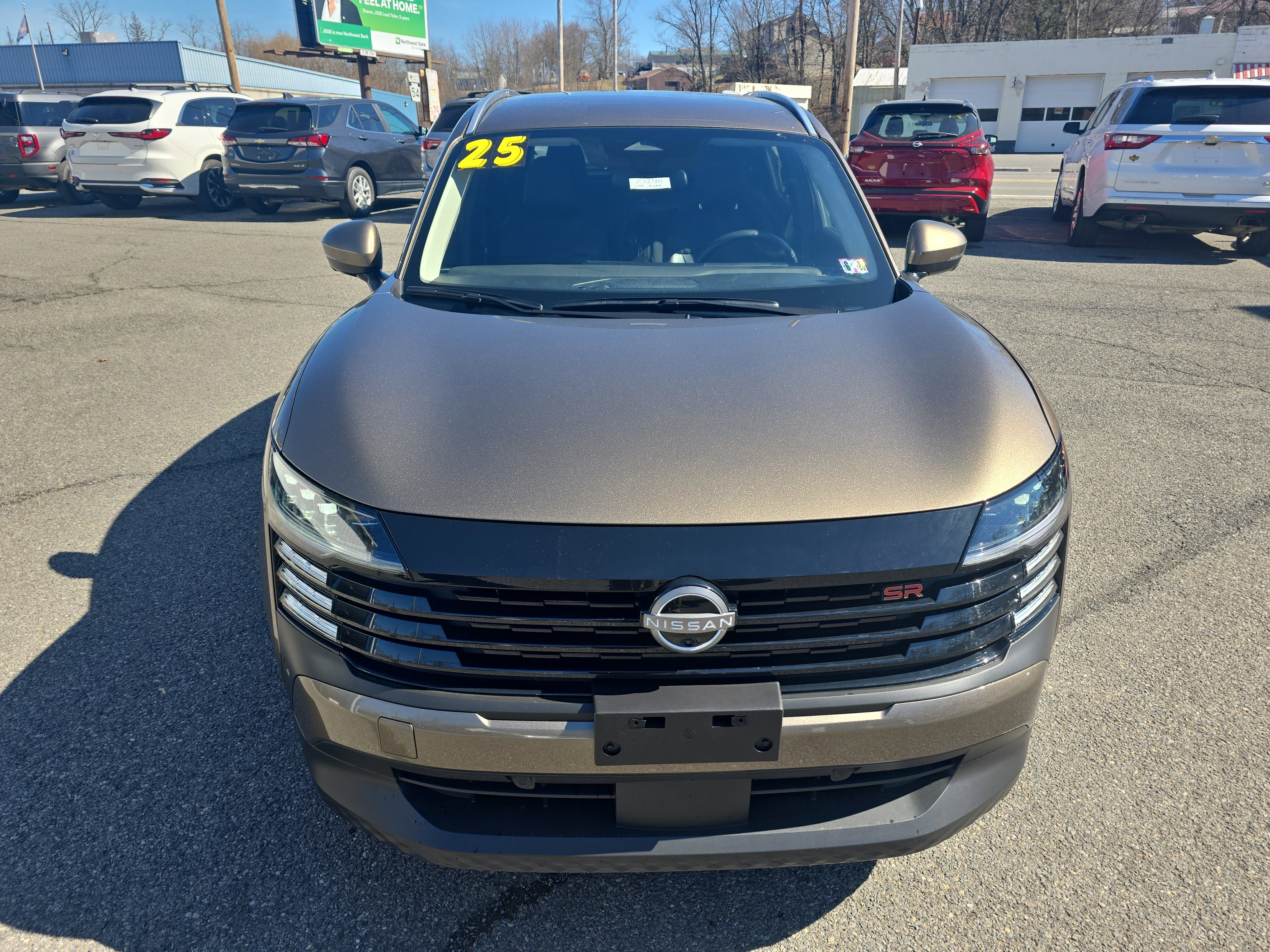 2025 Nissan Kicks SR