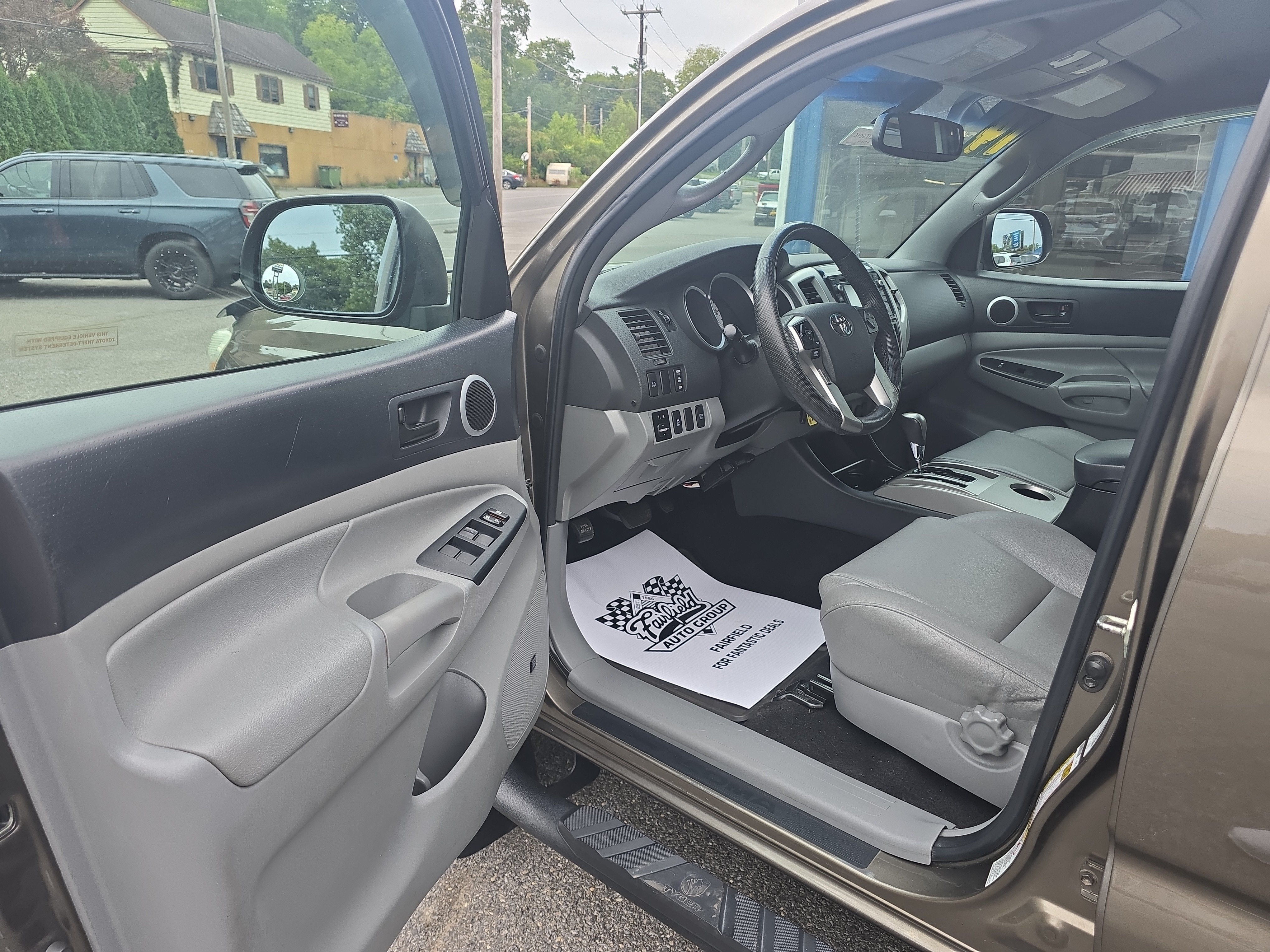 2014 Toyota Tacoma BLACK