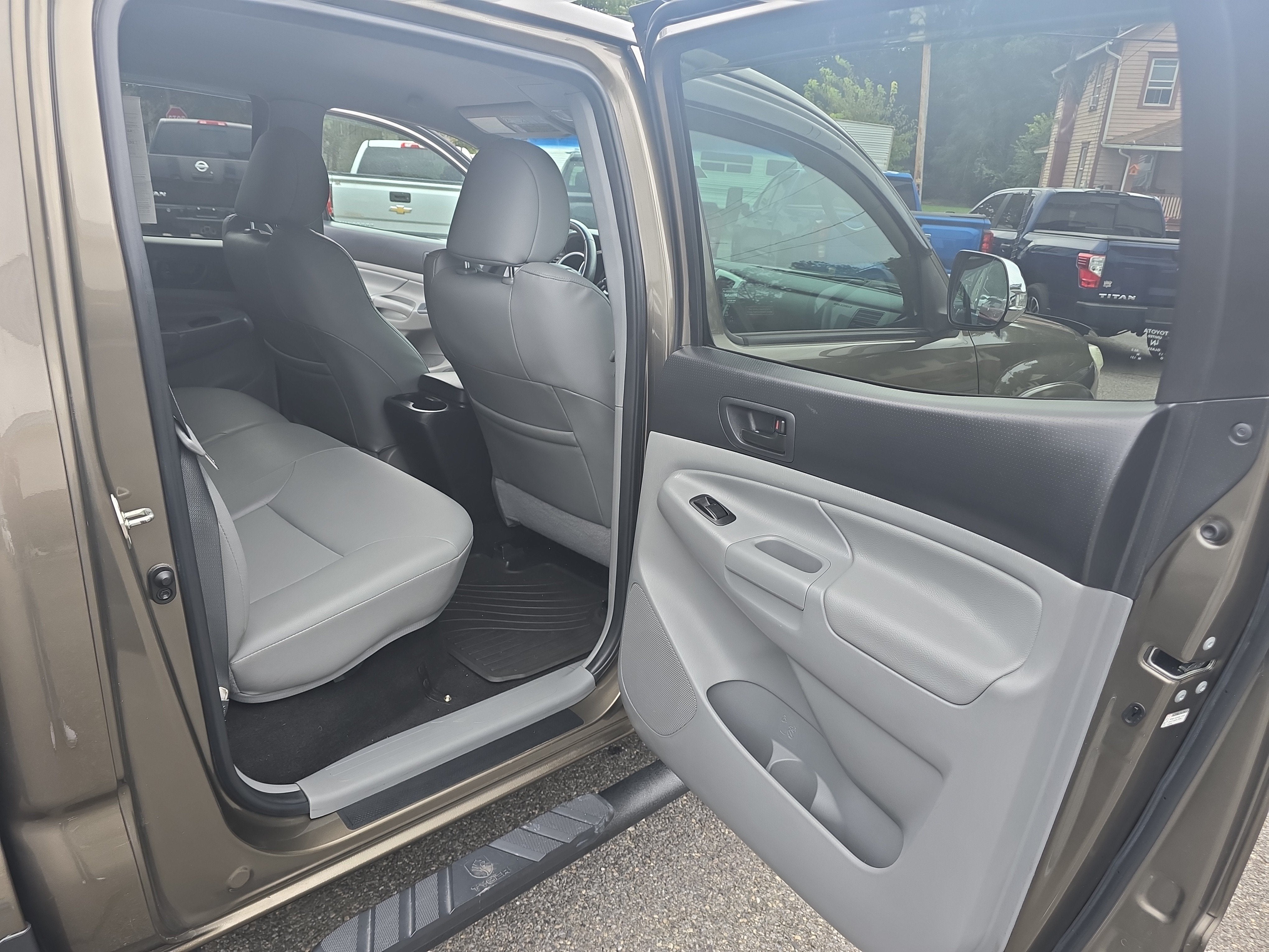 2014 Toyota Tacoma BLACK