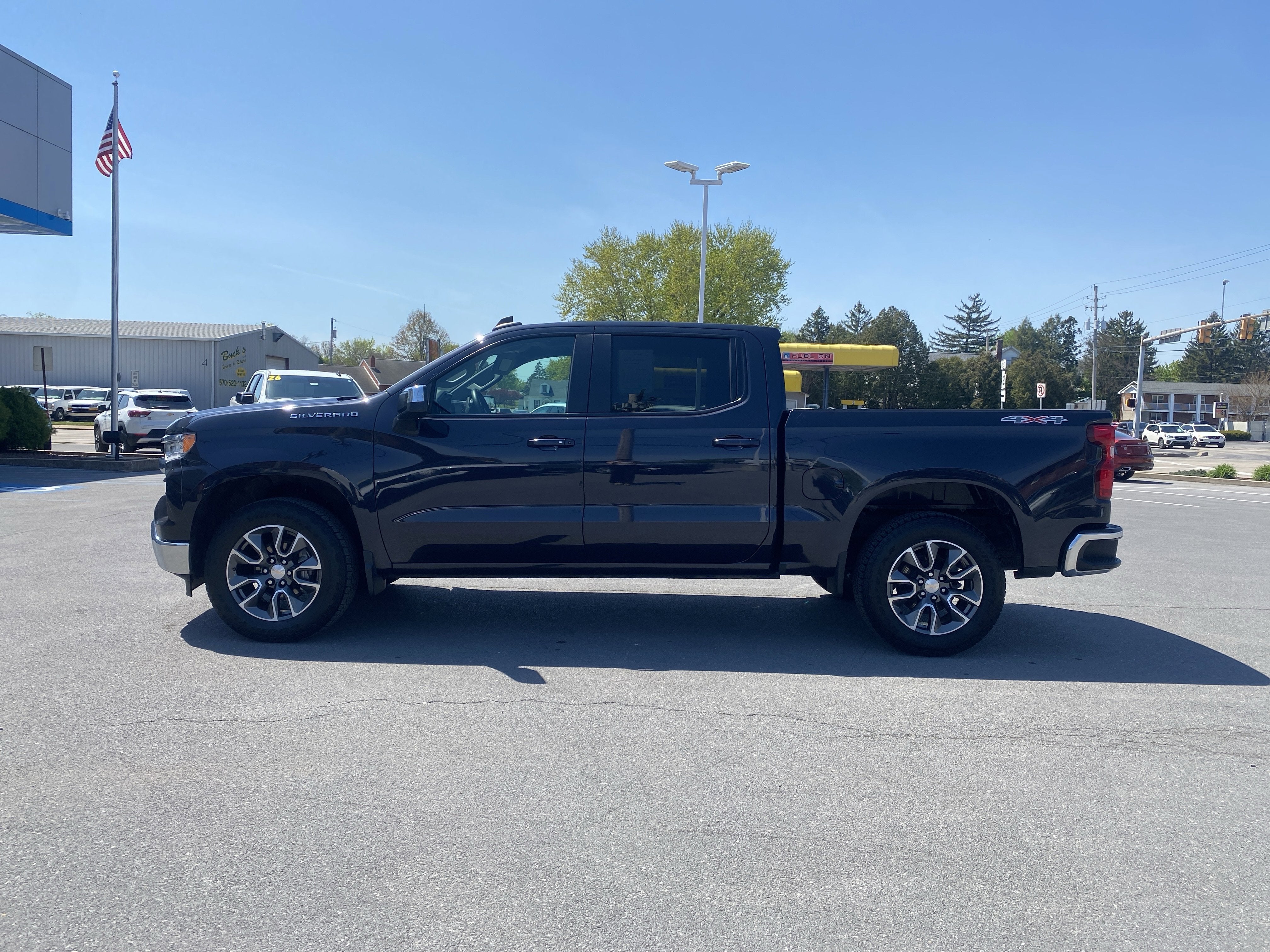2023 Chevrolet Silverado 1500 LT (2FL)