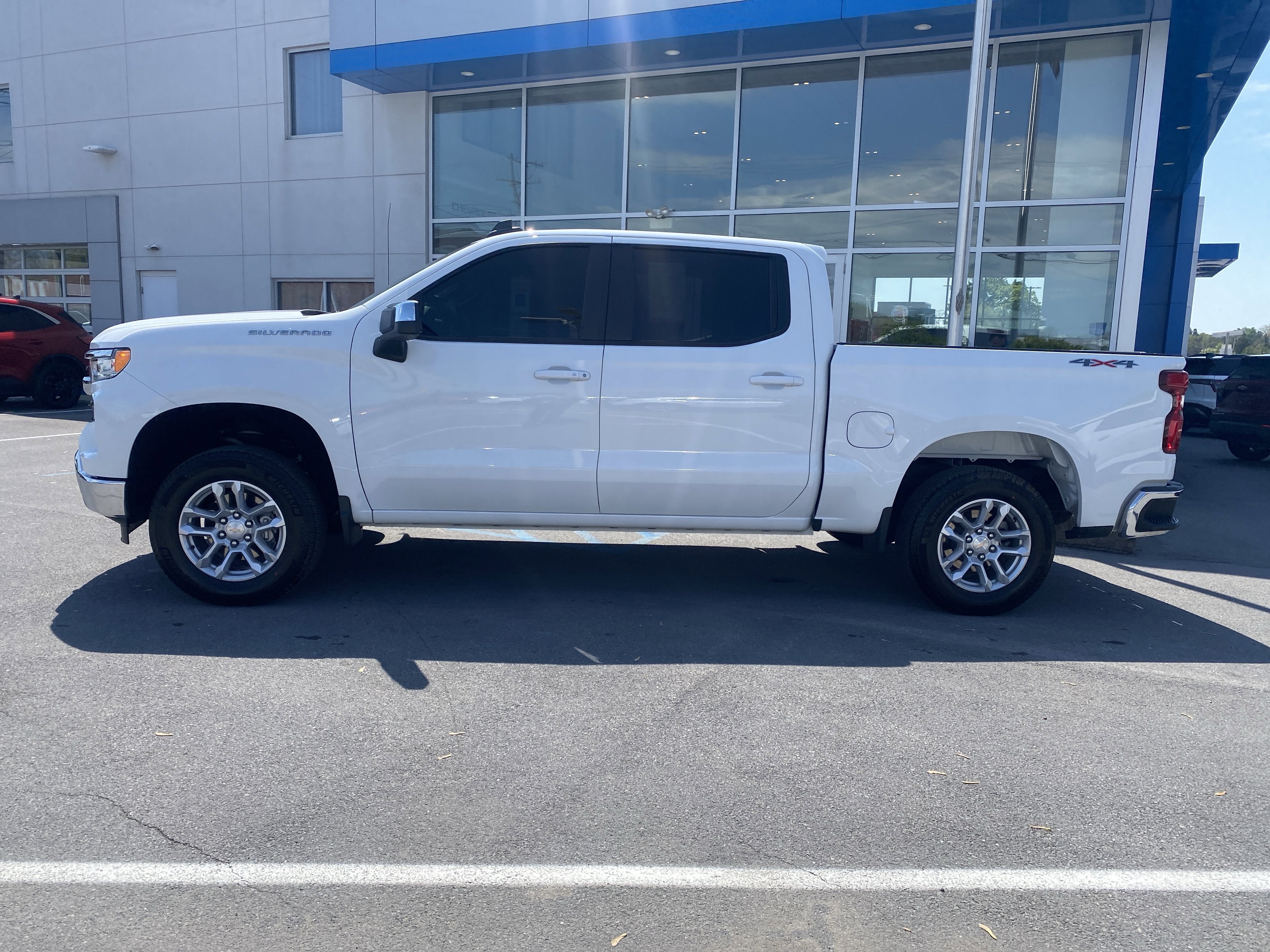 2023 Chevrolet Silverado 1500 LT (2FL)