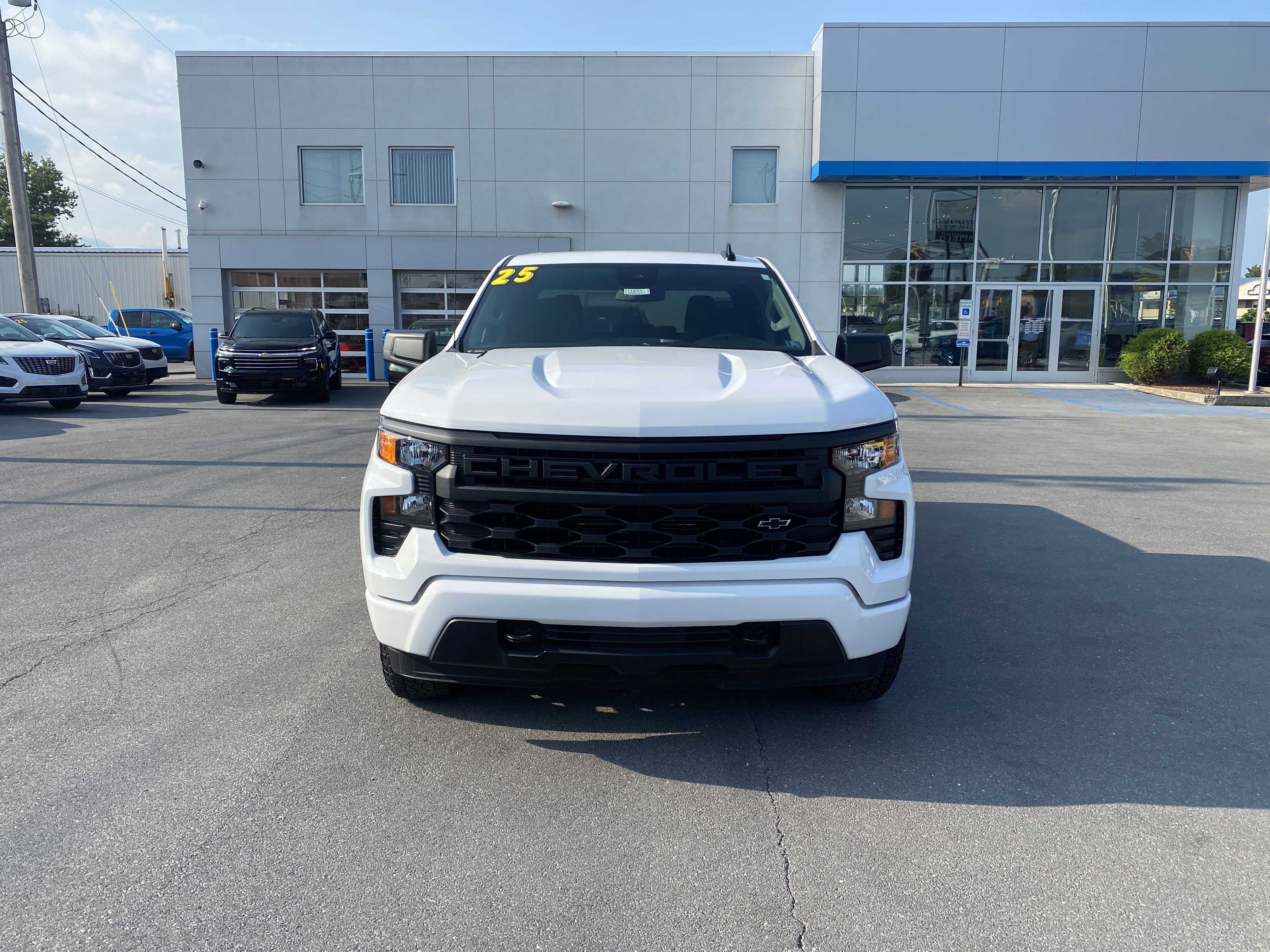 2025 Chevrolet Silverado 1500 Custom