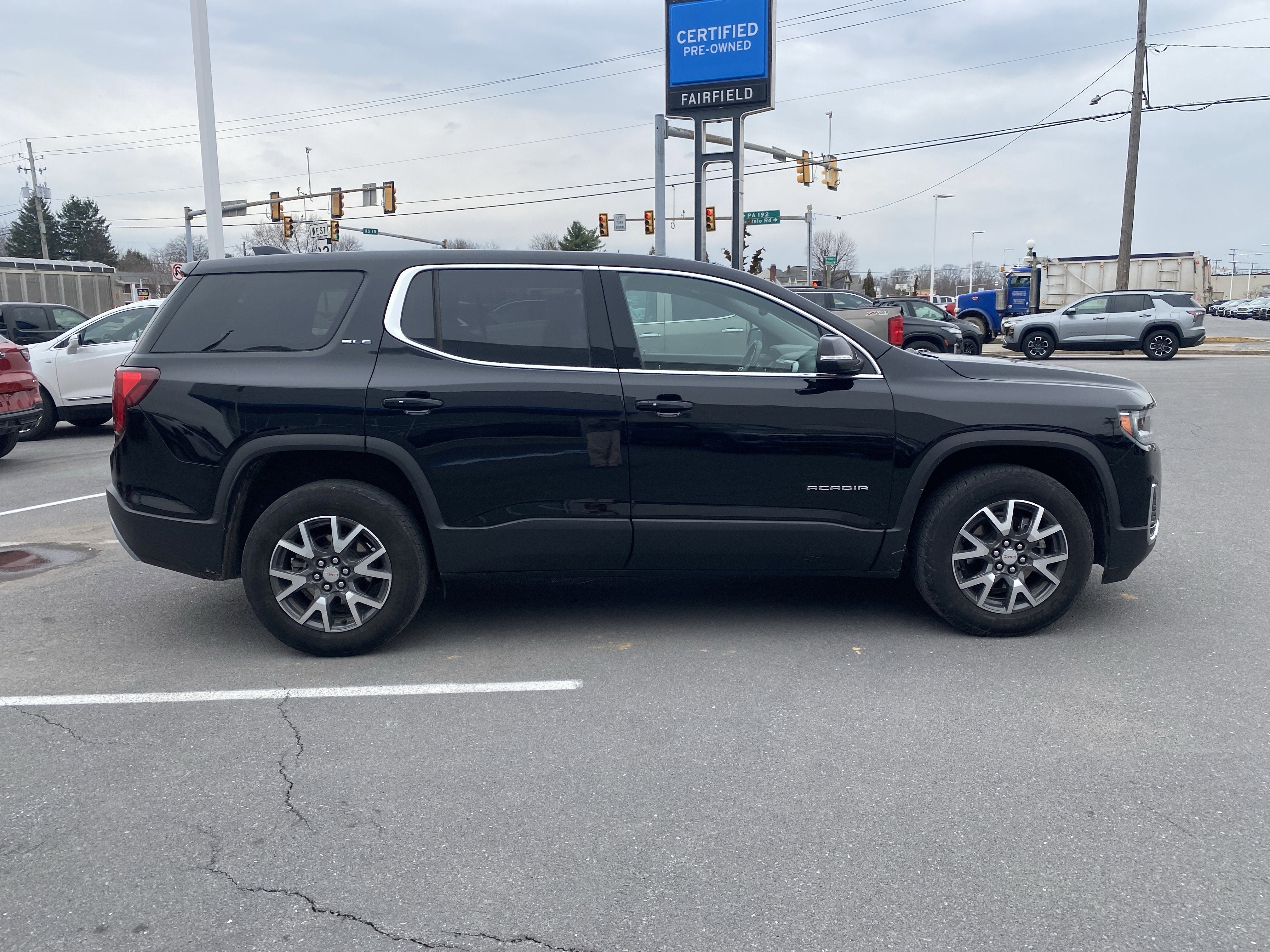 2023 GMC Acadia SLE