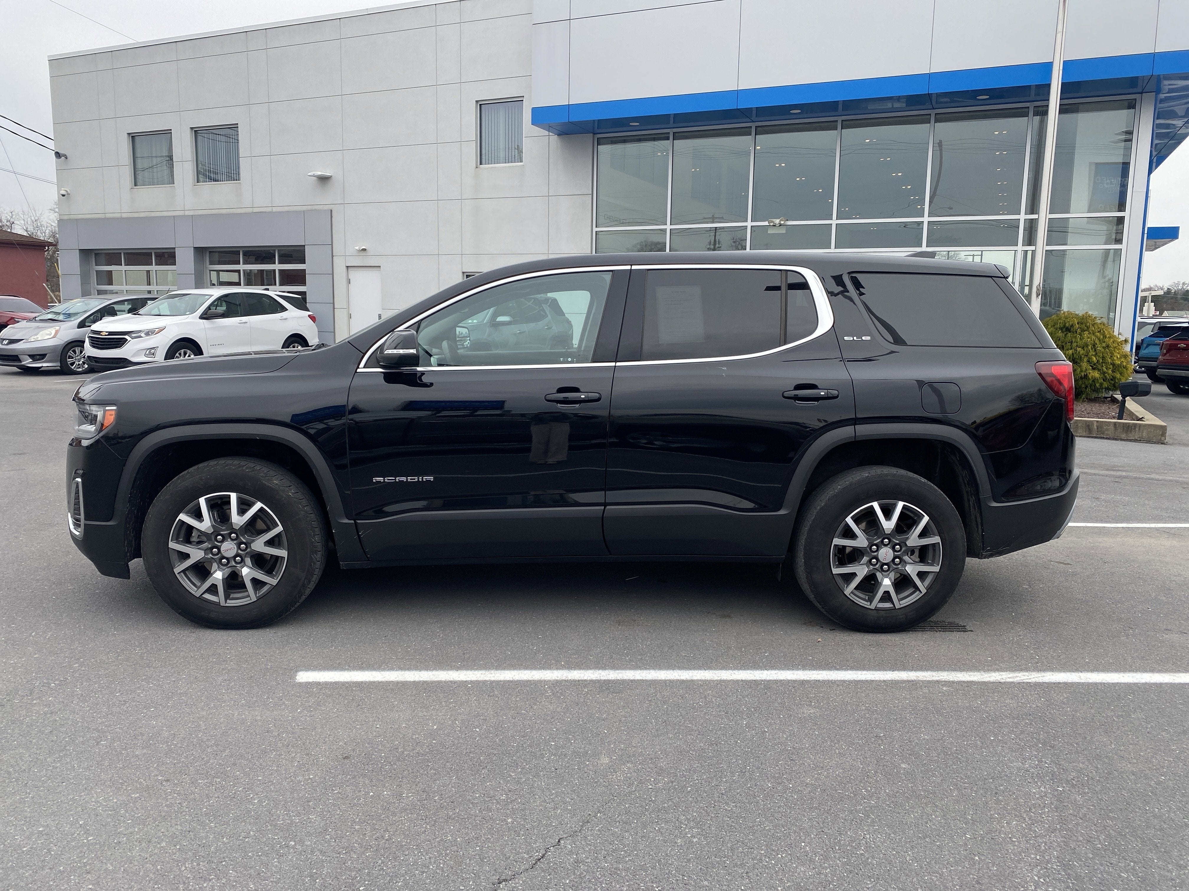 2023 GMC Acadia SLE
