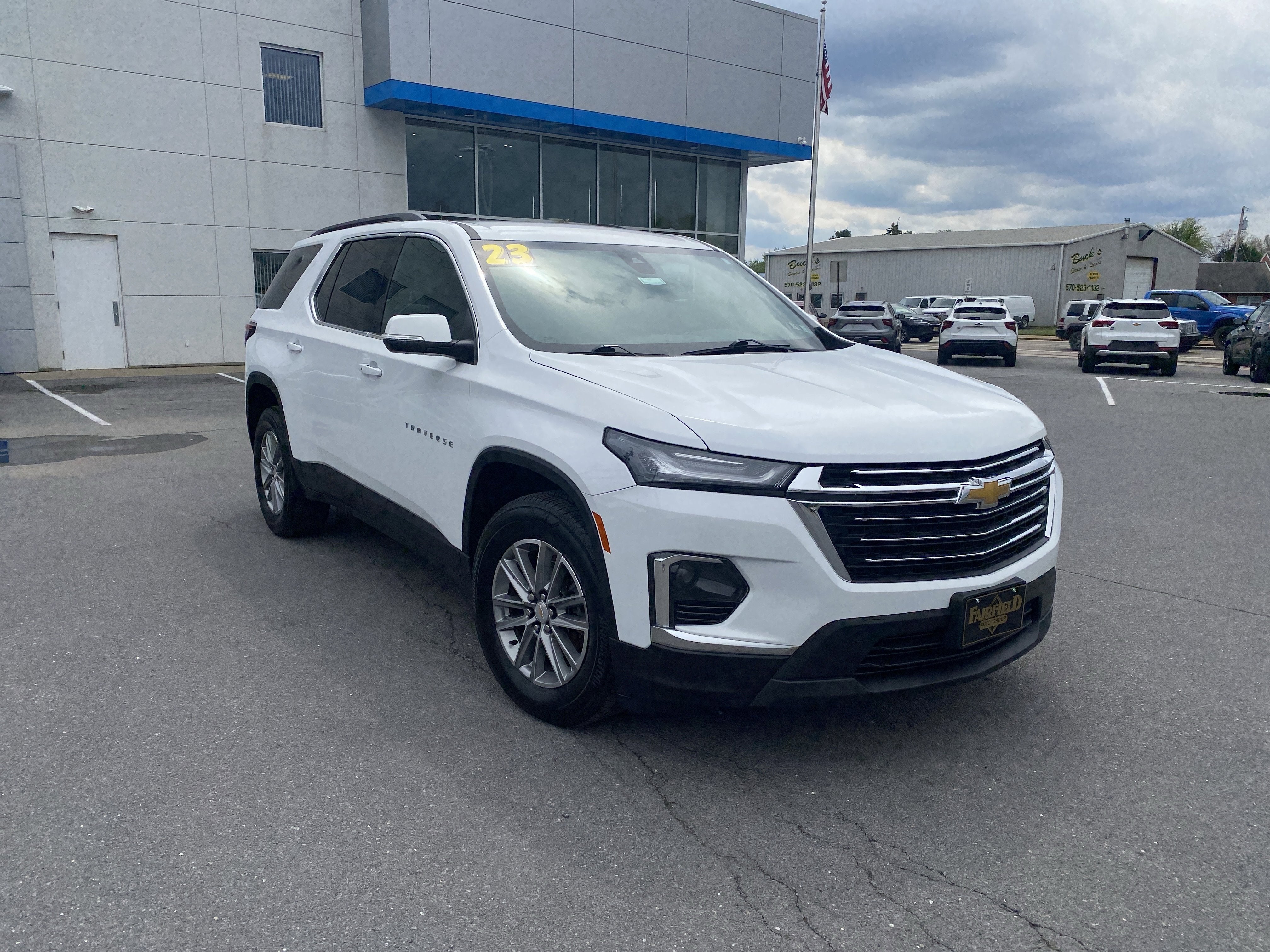 2023 Chevrolet Traverse LT Cloth