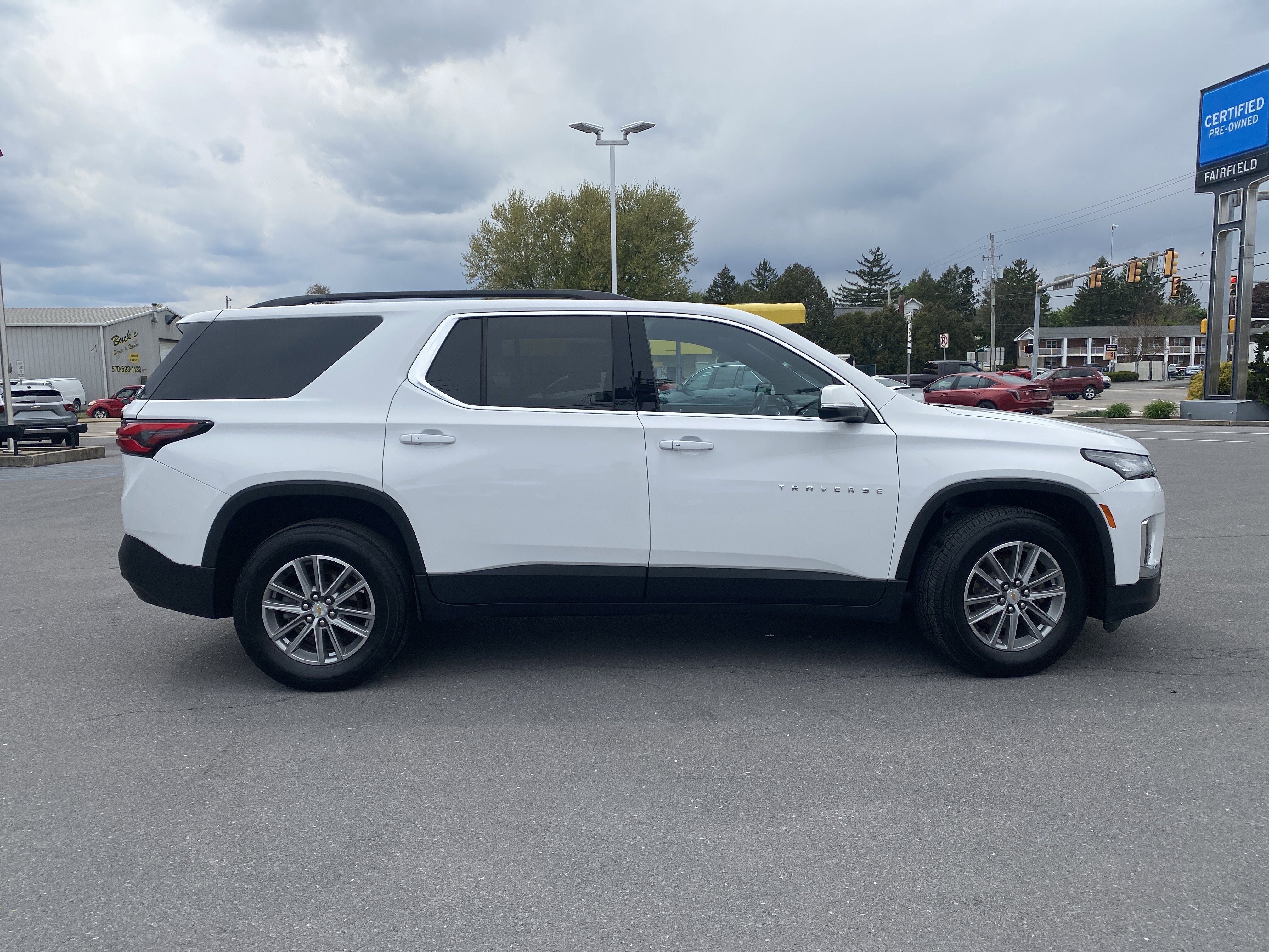 2023 Chevrolet Traverse LT Cloth