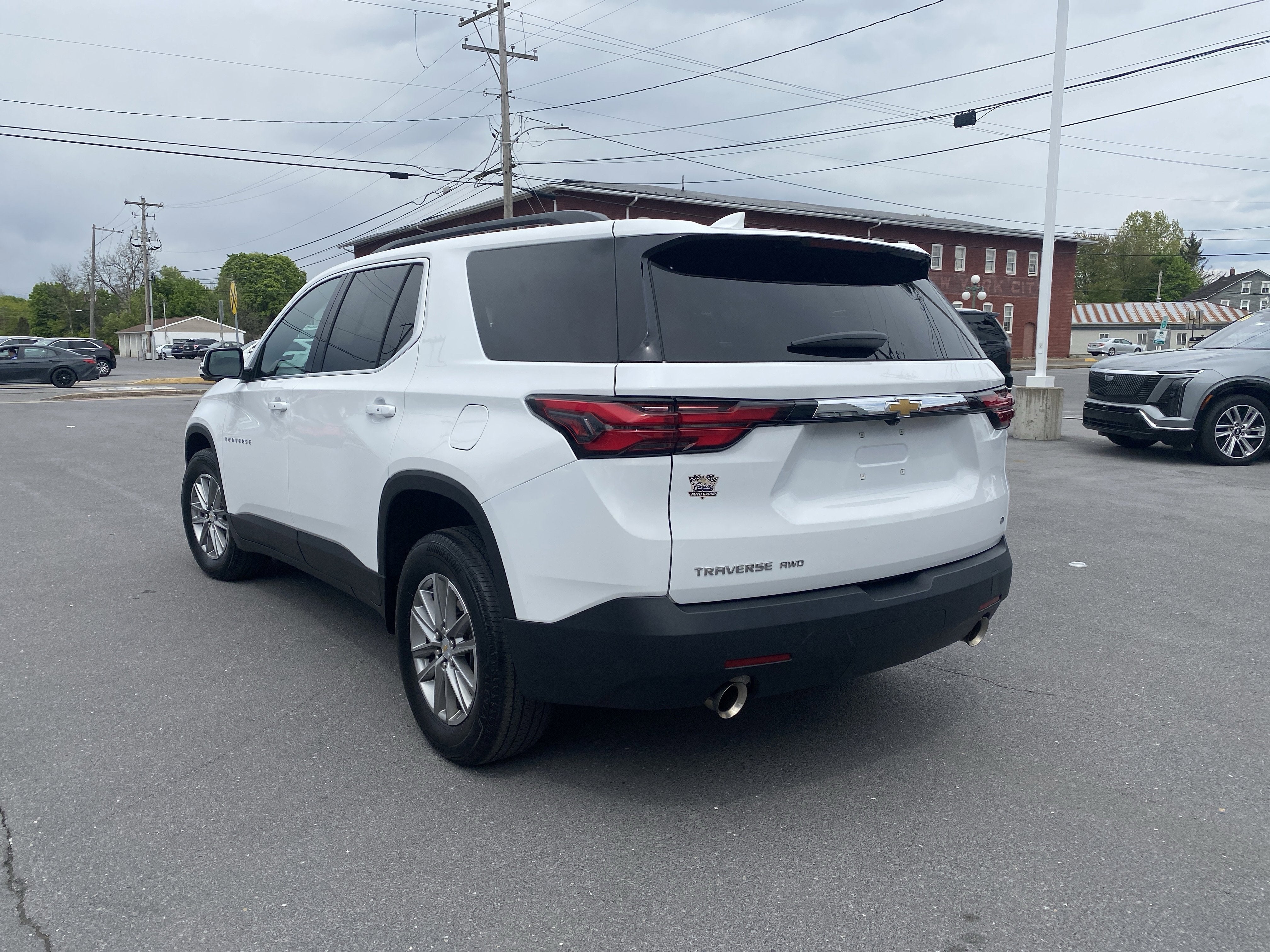 2023 Chevrolet Traverse LT Cloth