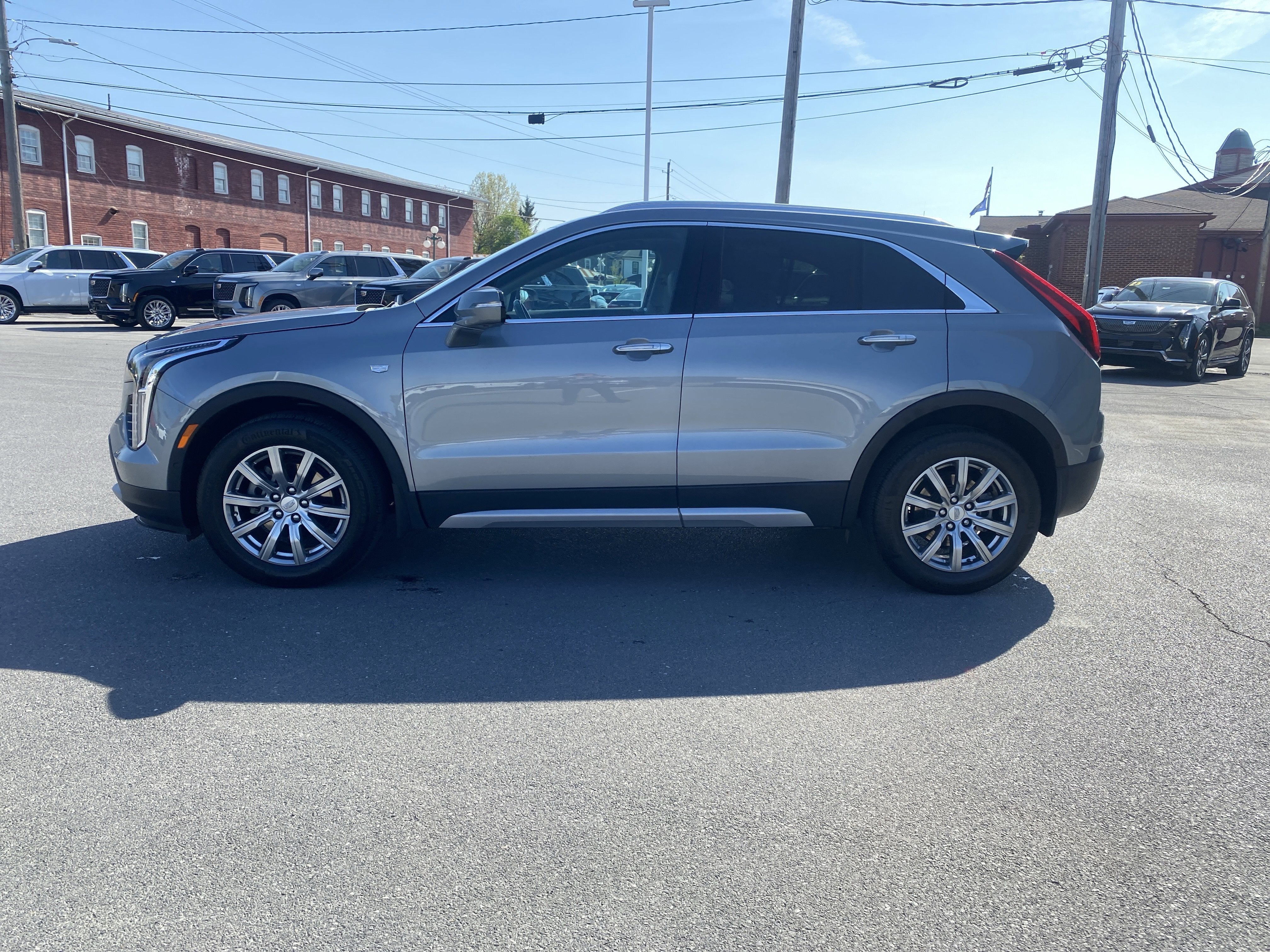 2023 Cadillac XT4 Premium Luxury