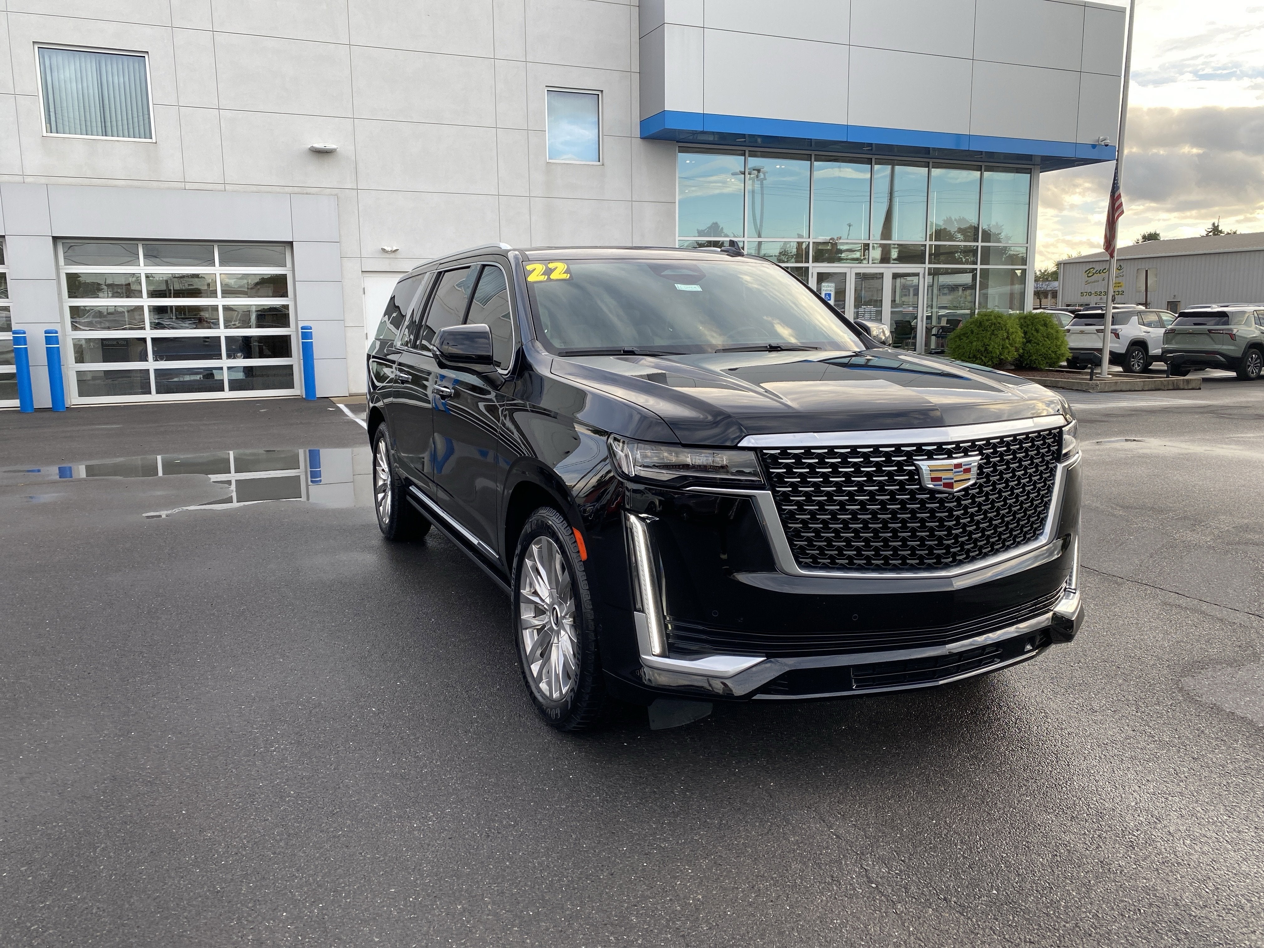 2022 Cadillac Escalade ESV Premium Luxury