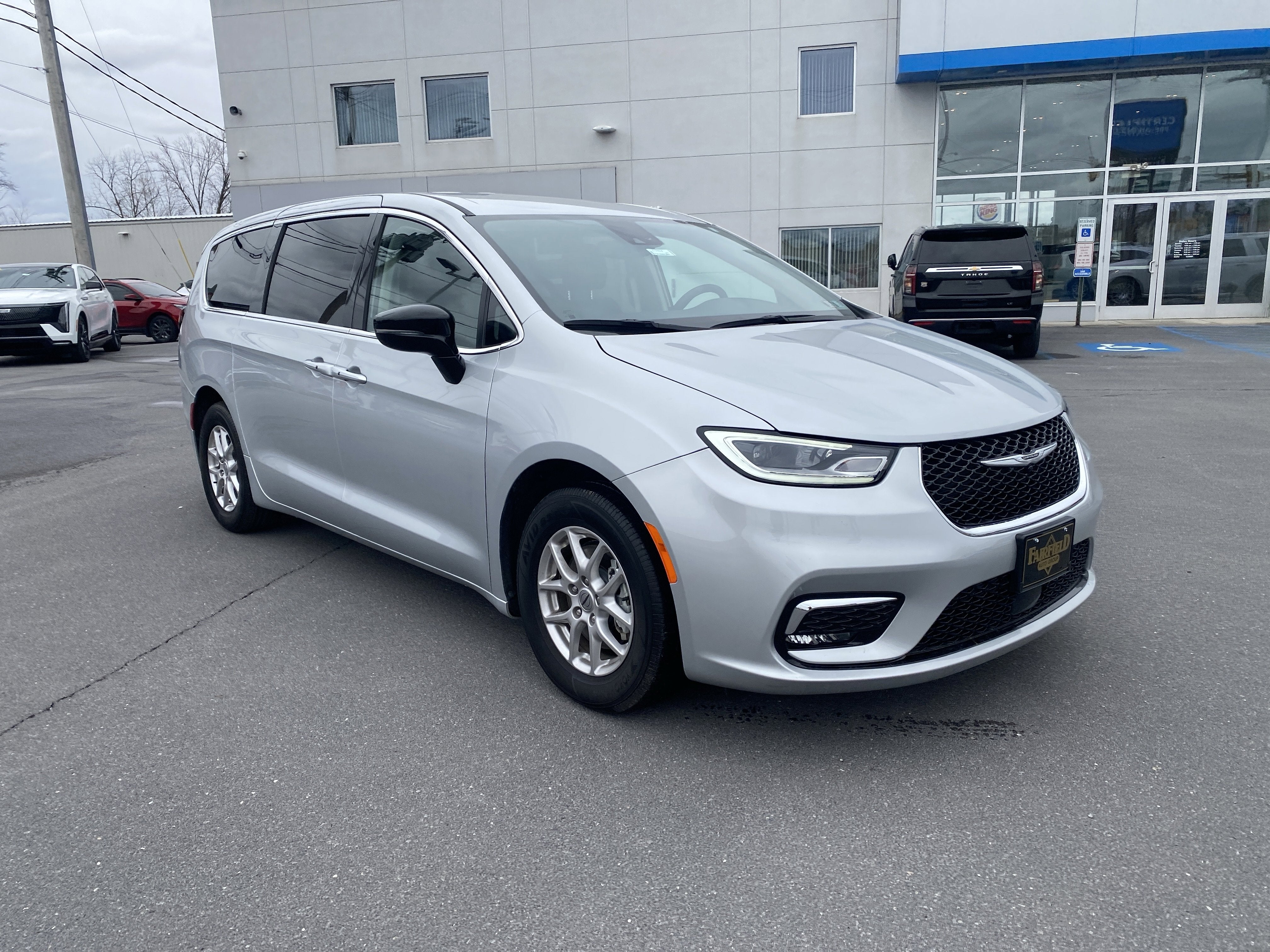 2024 Chrysler Pacifica Touring L