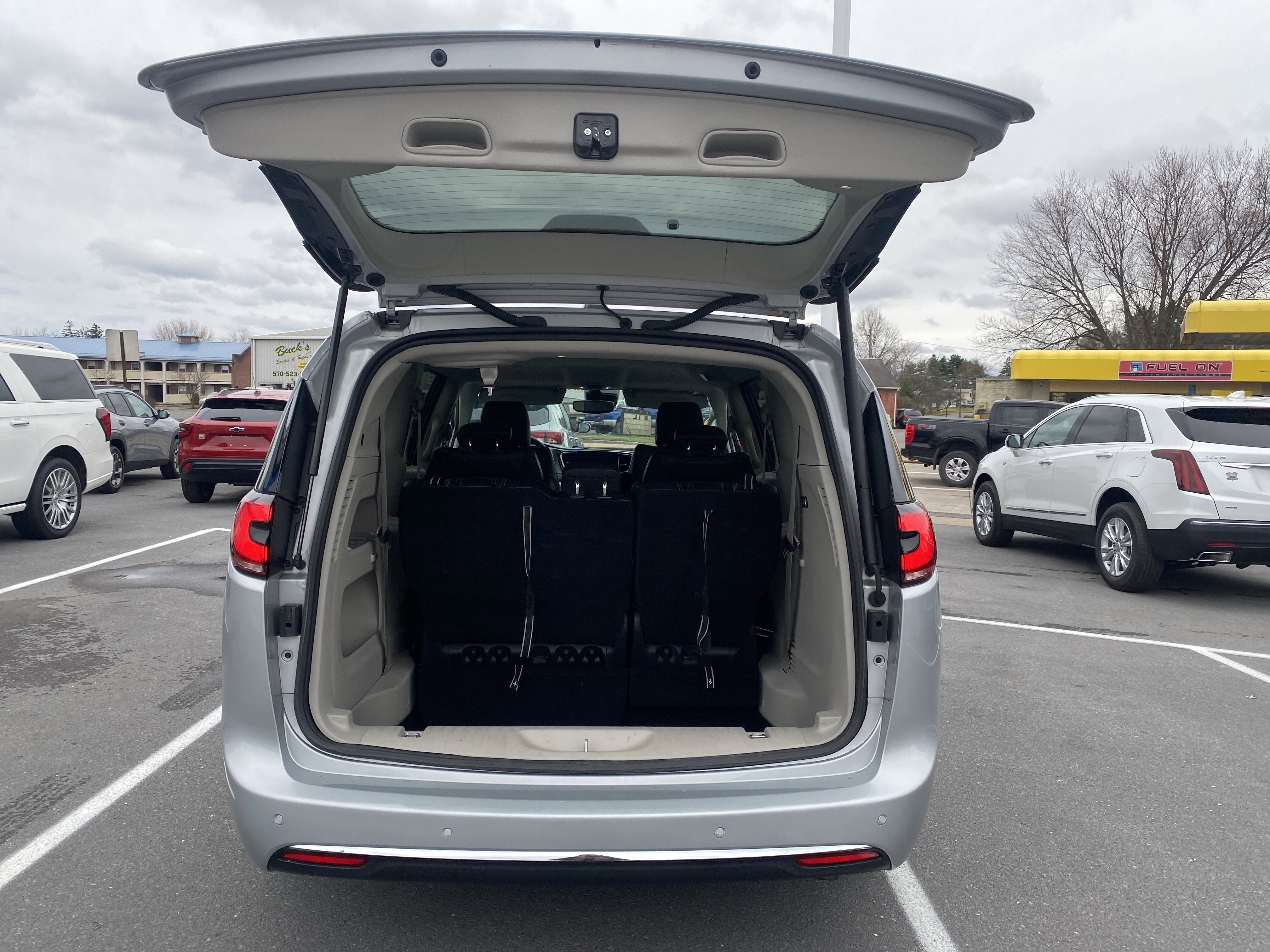 2024 Chrysler Pacifica Touring L