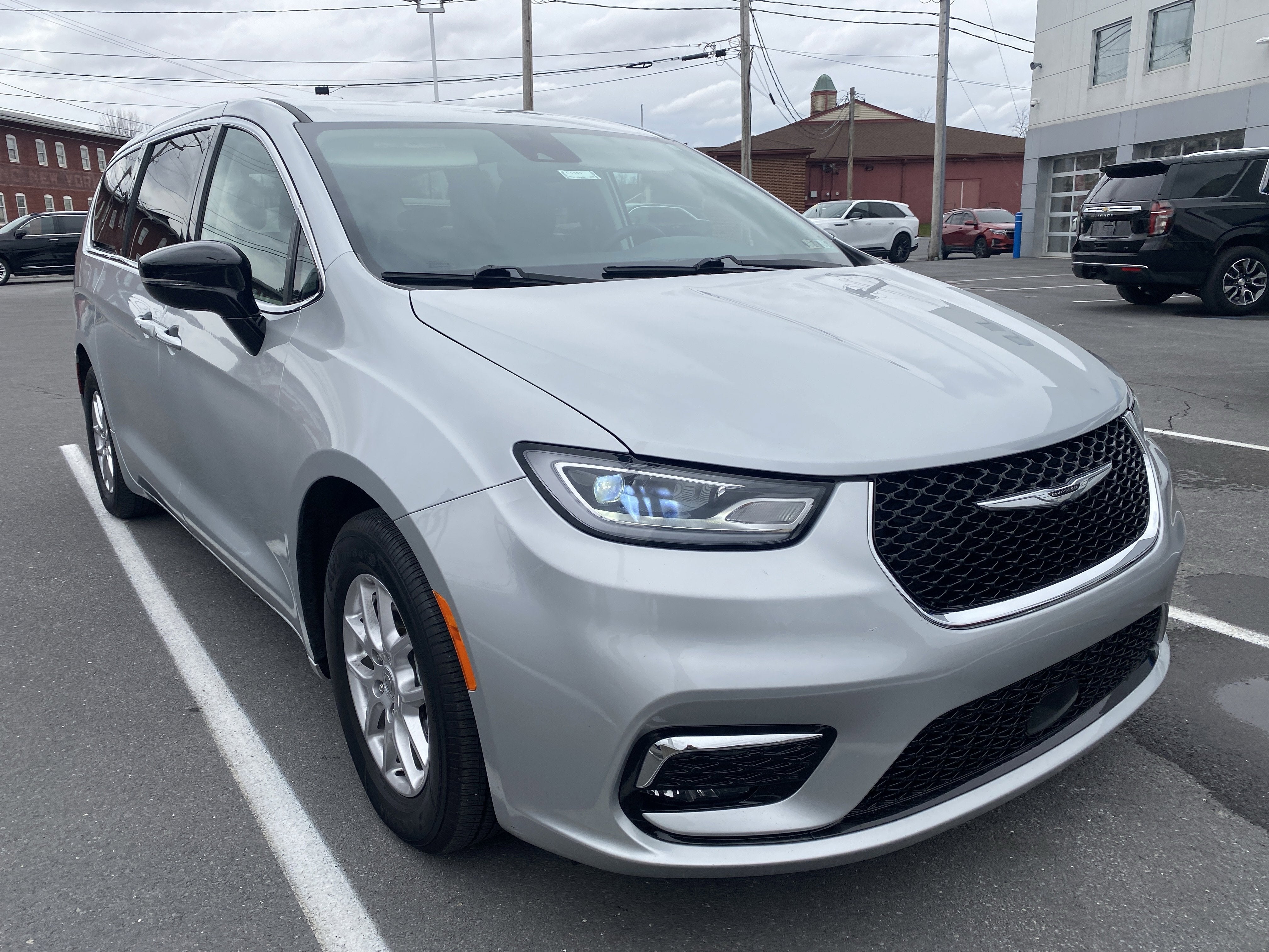 2024 Chrysler Pacifica Touring L