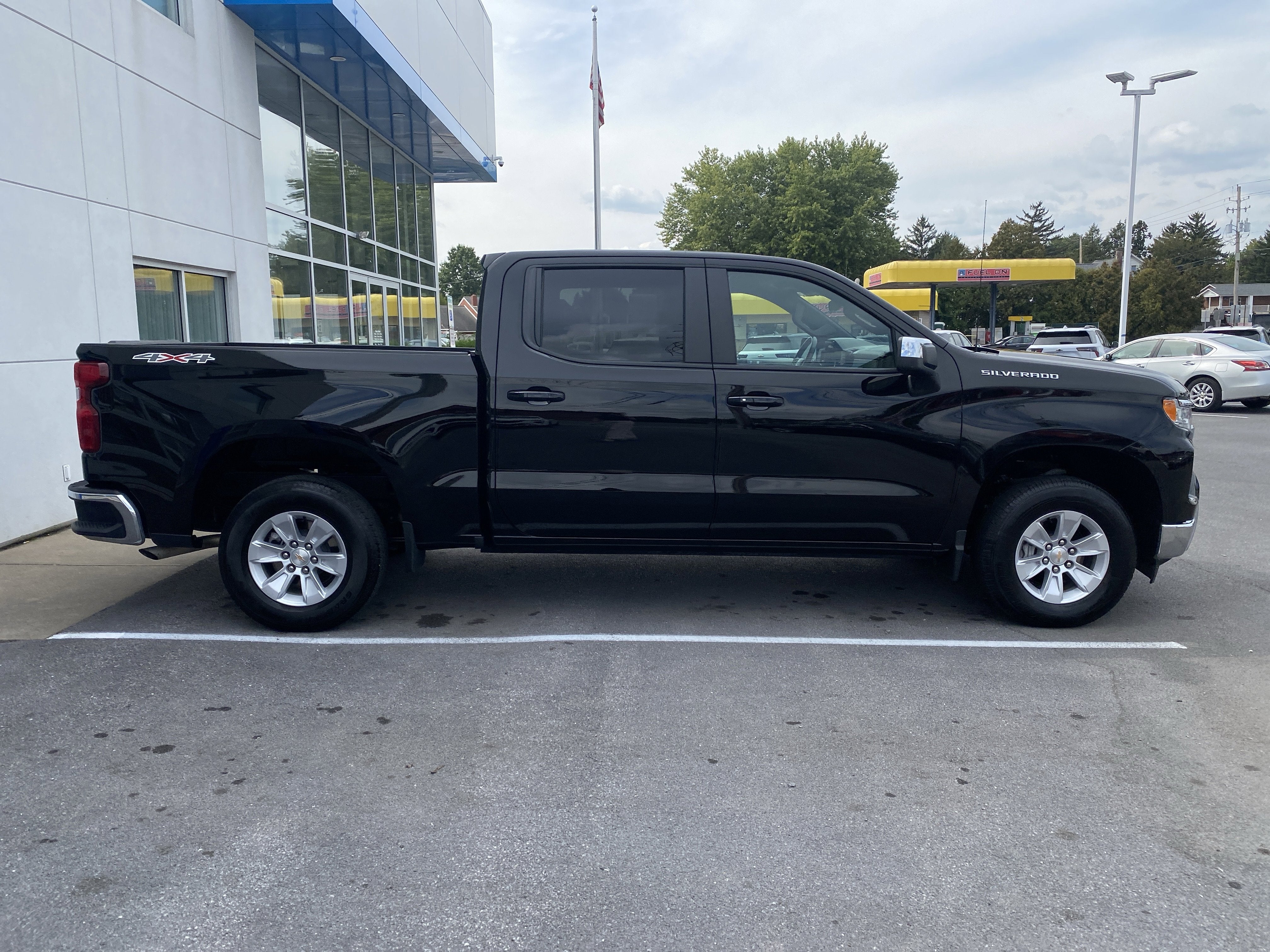 2025 Chevrolet Silverado 1500 LT