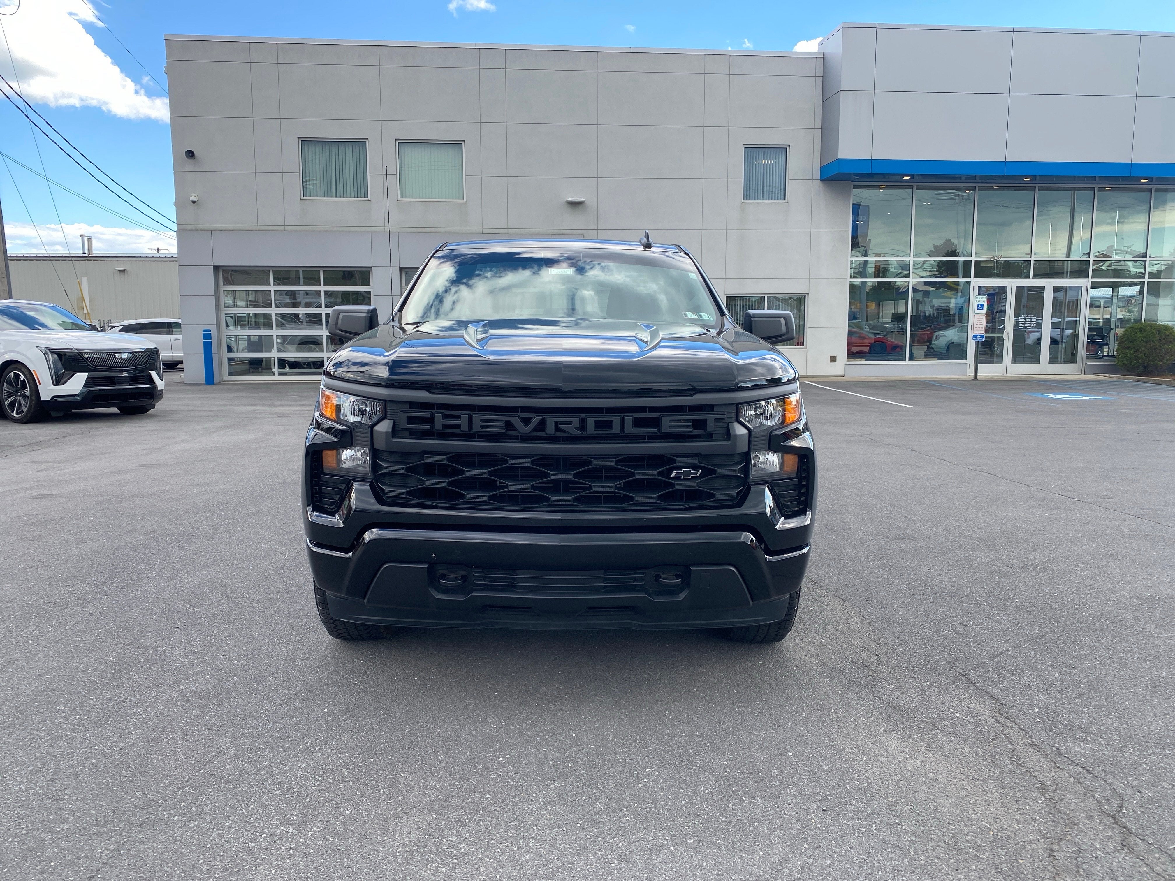 2025 Chevrolet Silverado 1500 Custom