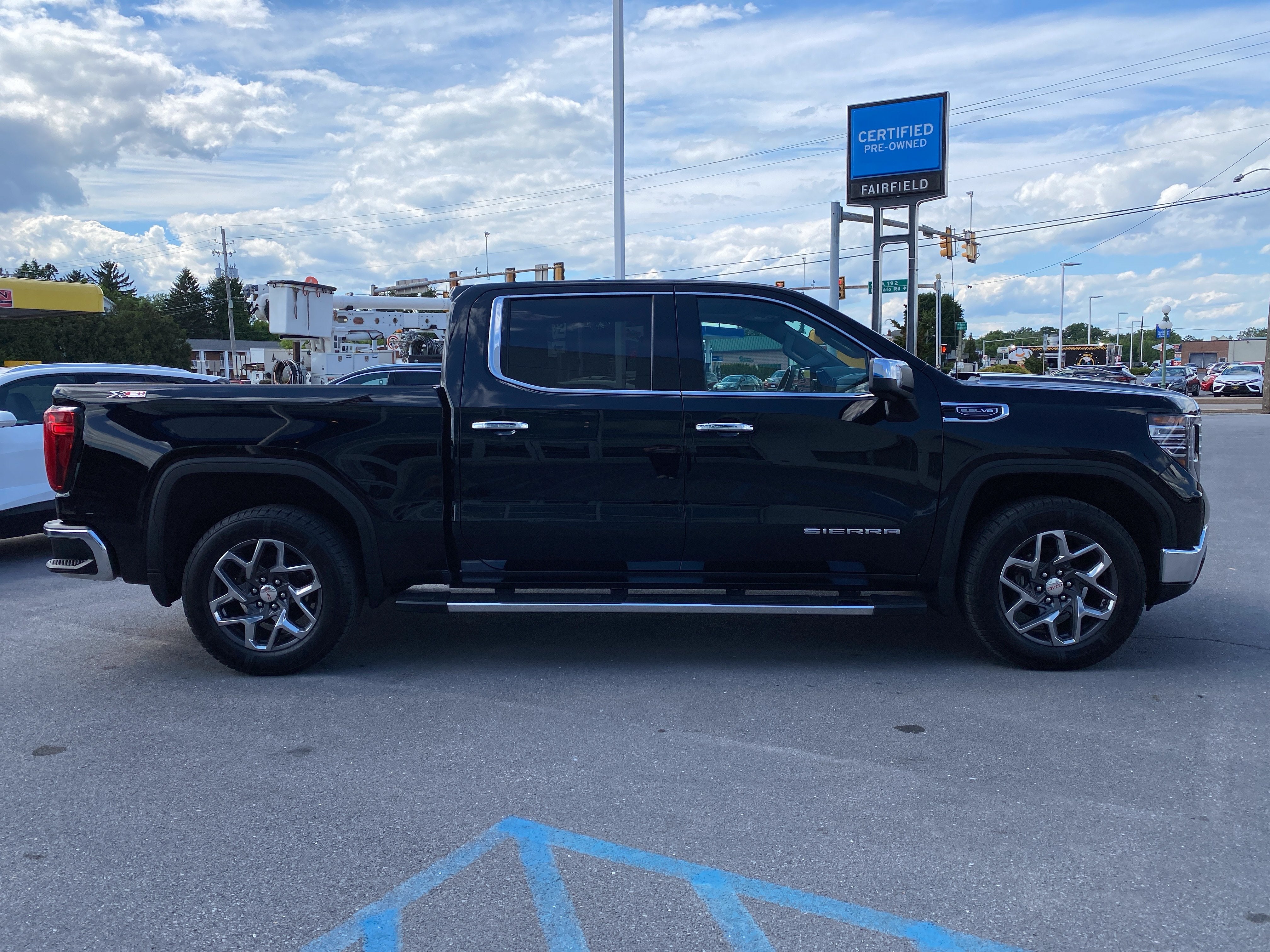 2023 GMC Sierra 1500 SLT