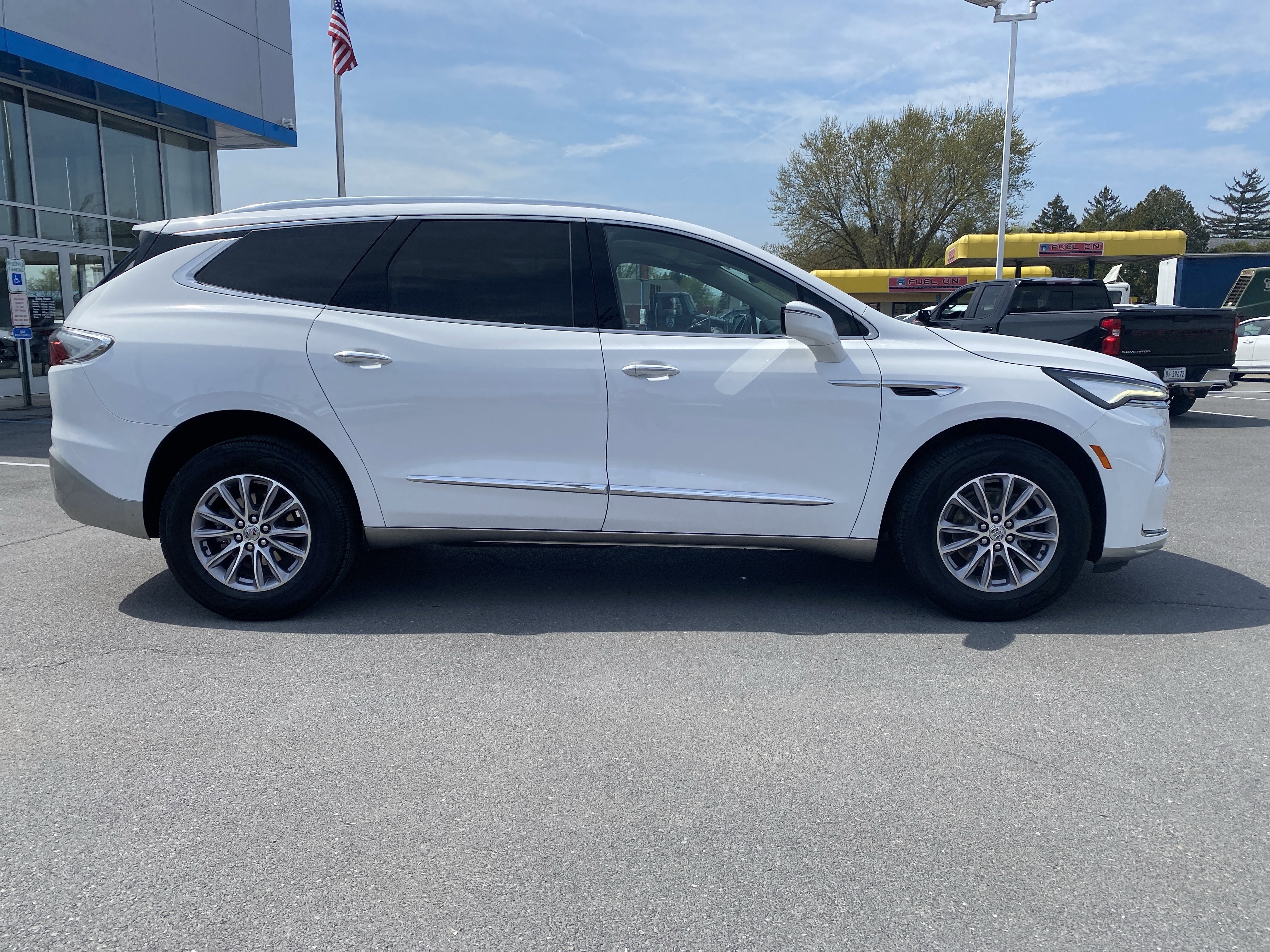 2023 Buick Enclave Essence