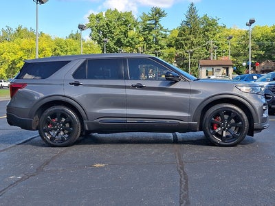2022 Ford Explorer ST