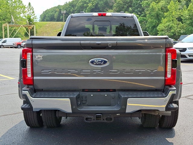 2023 Ford Super Duty F-350 DRW LARIAT