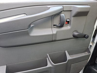 2011 Chevrolet Express Commercial Cutaway Work Van