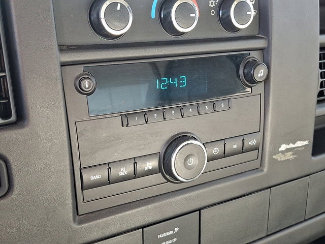 2011 Chevrolet Express Commercial Cutaway Work Van