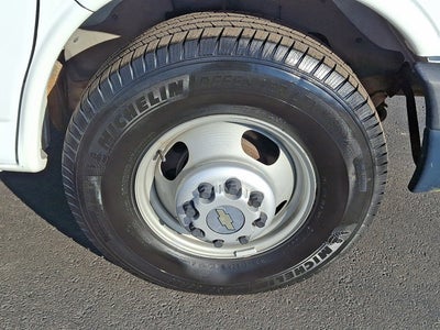 2011 Chevrolet Express Commercial Cutaway Work Van