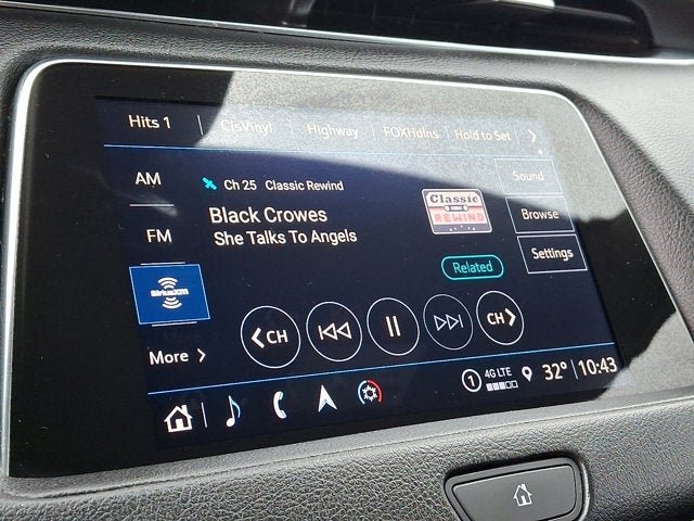 2022 Cadillac XT4 AWD Premium Luxury